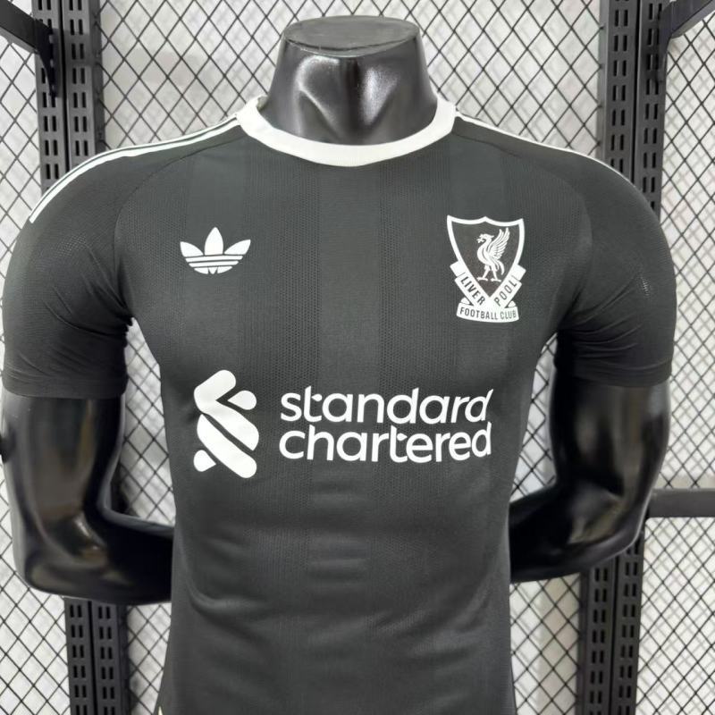 Player 2025-26 Liverpool Goalkeeper Football jersey