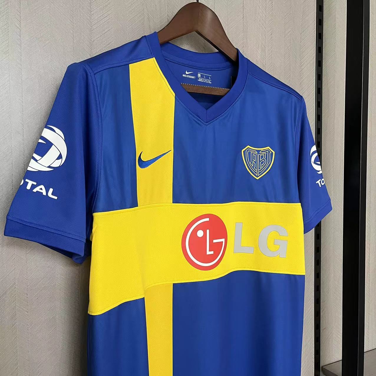 Retro 2009-10 Boca Juniors home Retro Football jersey