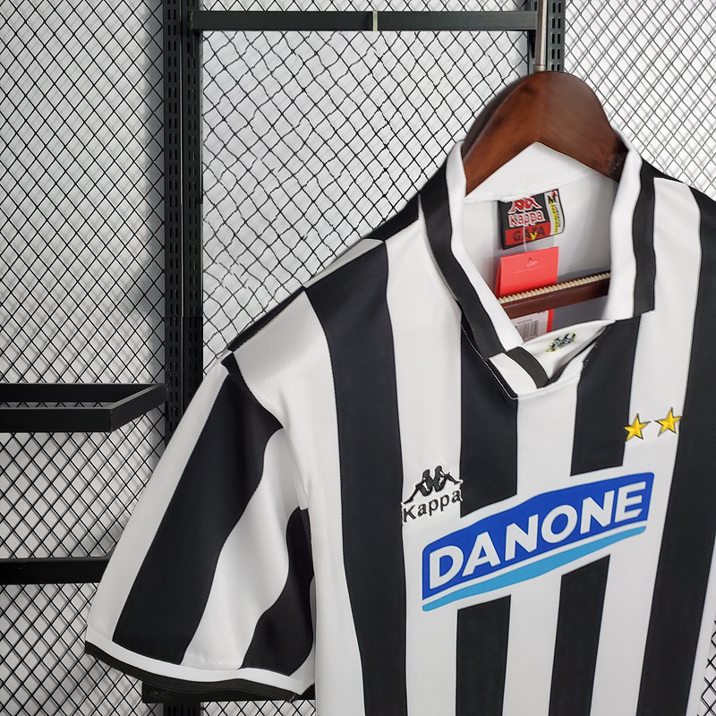 Retro 1994-95 Juventus home Retro Football jersey