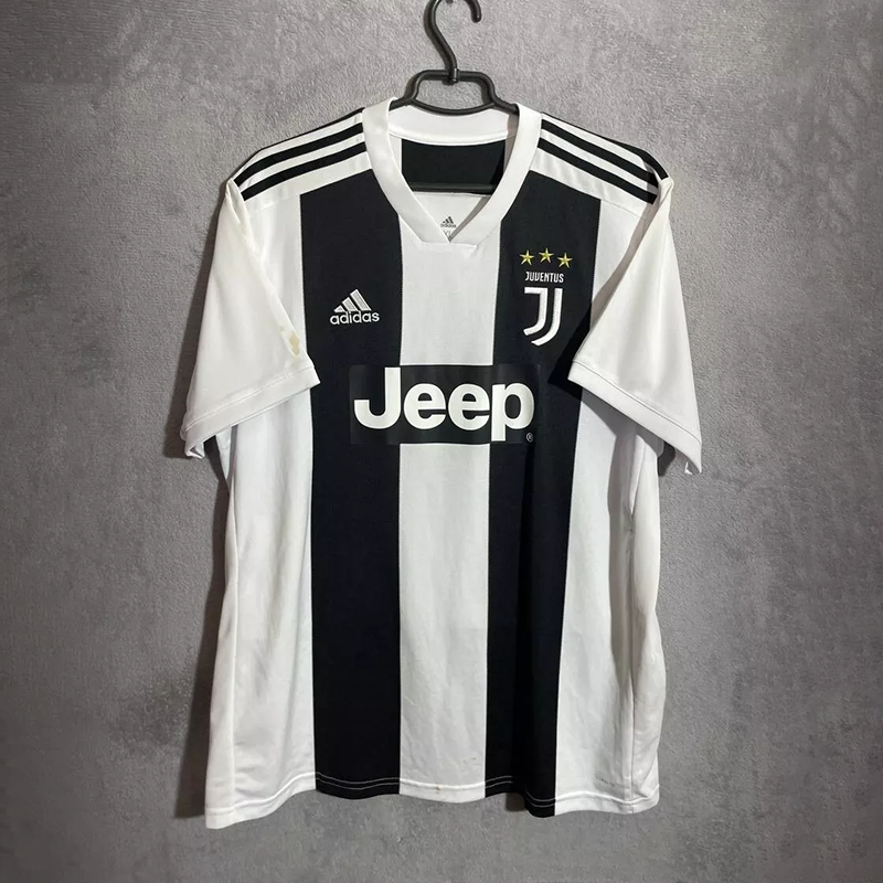 Retro 2018-19 Juventus Home Retro football jersey