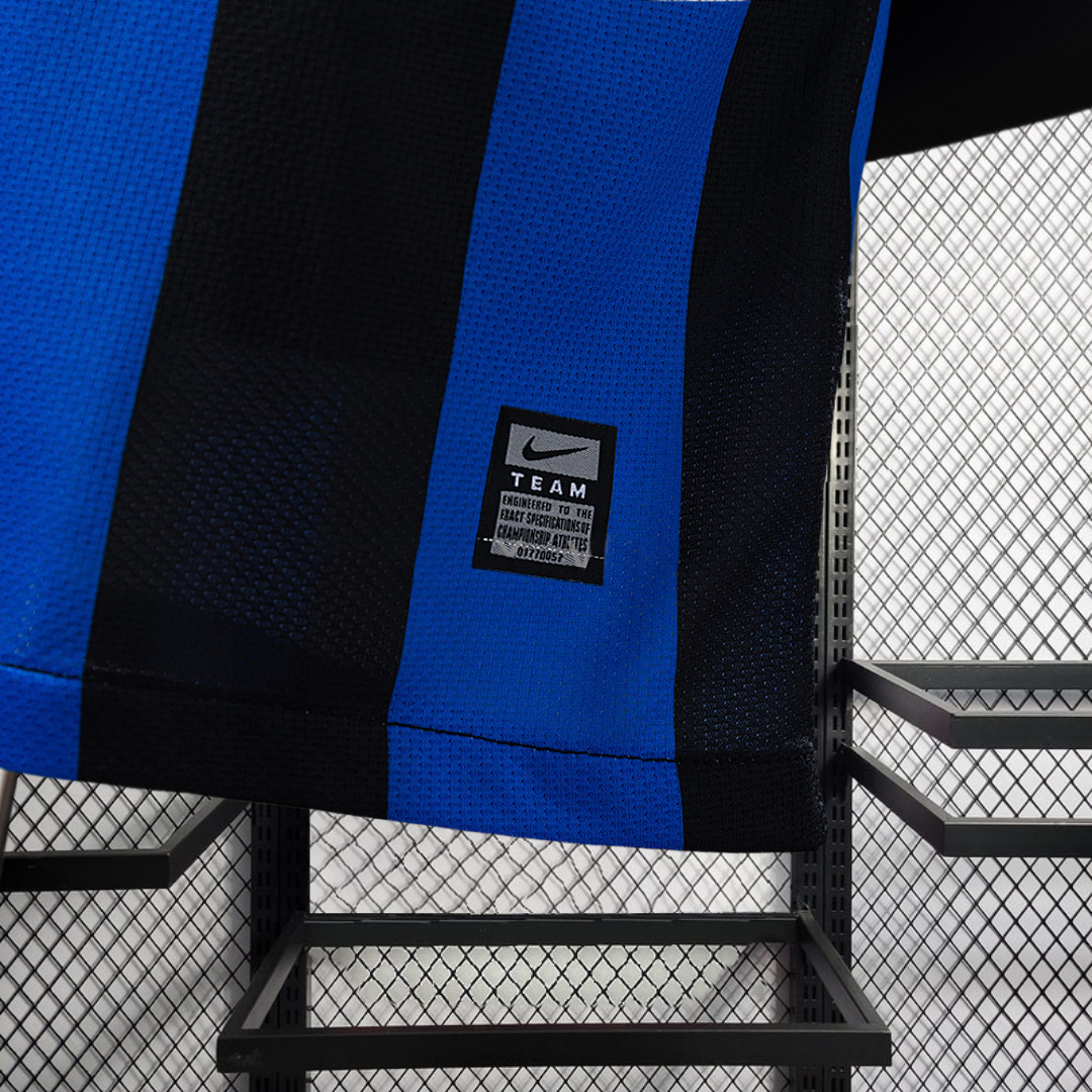 Player Retro 2009-10 Inter Milan Home Retro football jersey