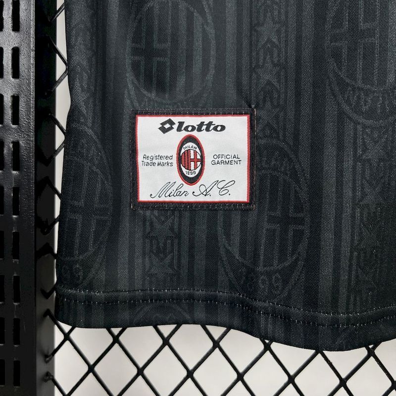 Retro 1997-98 AC Milan Retro BAGGIO BARESI VIEIRA ALBERRTINI Football jersey