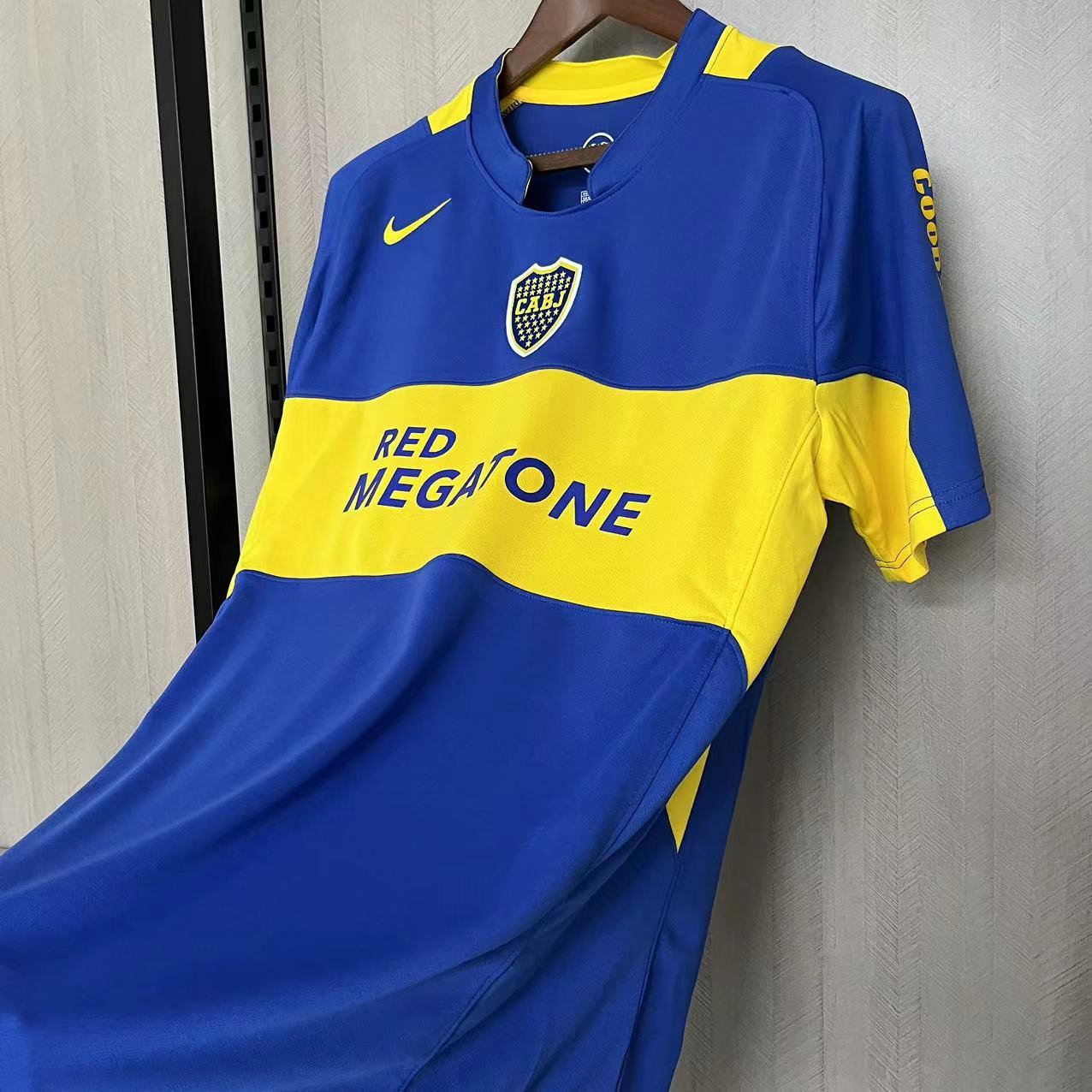 Retro 2005-06 Boca Juniors home Retro Football jersey