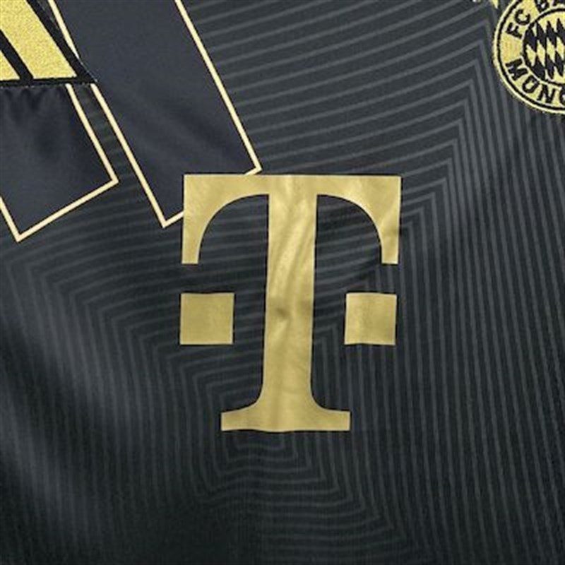 2025-26 Bayern Munchen Black and Gold Special Edition Football jersey