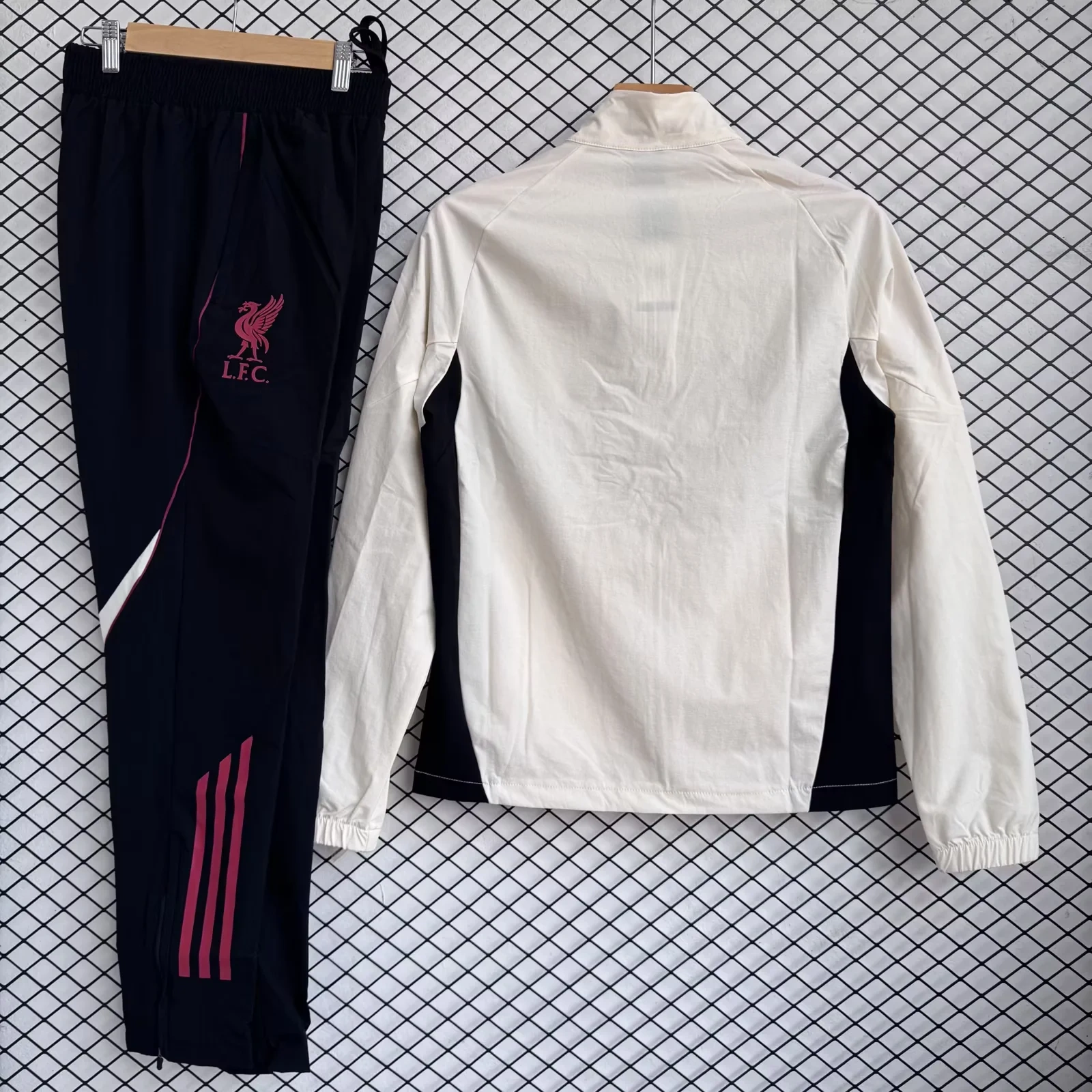 Liverpool Windbreaker Kit