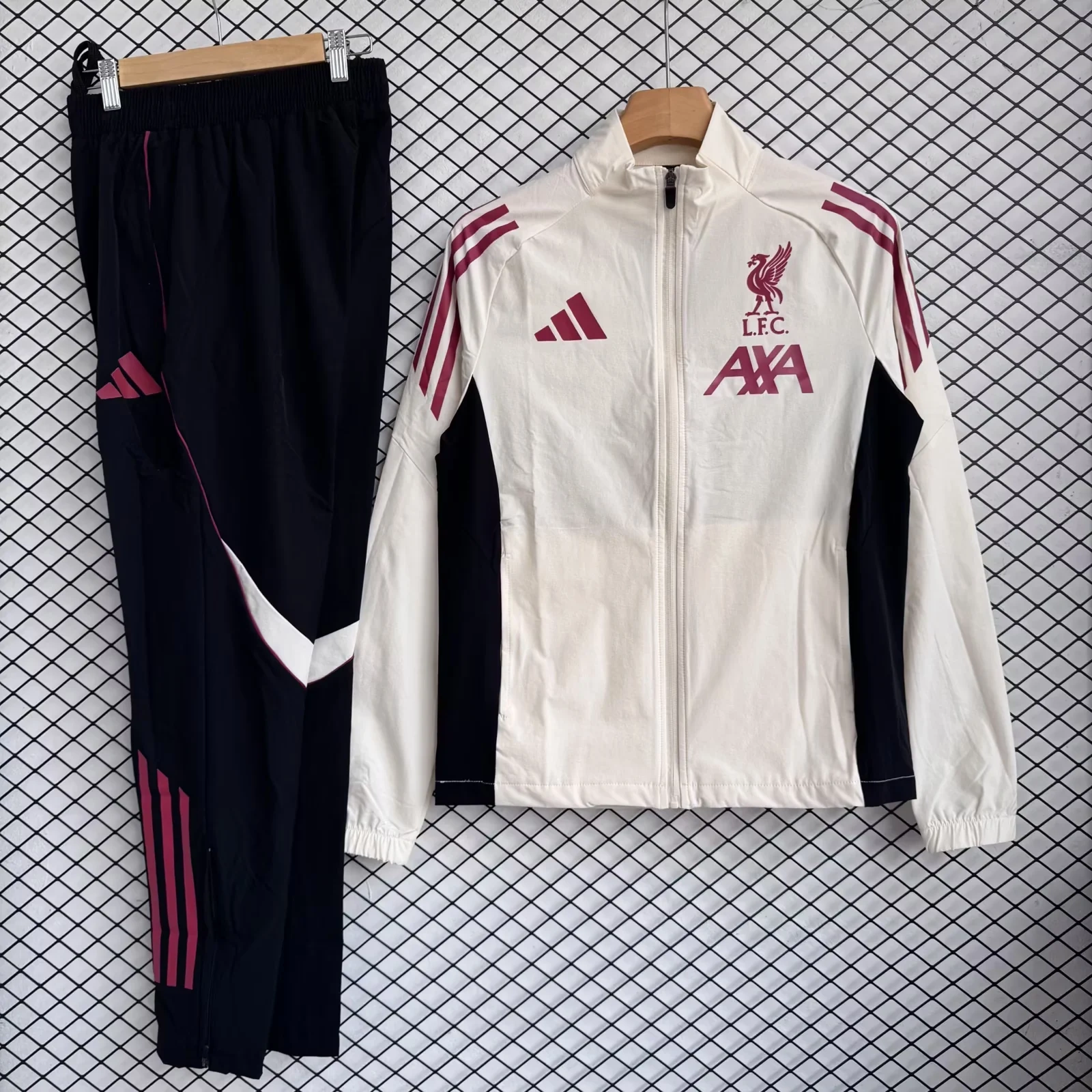 Liverpool Windbreaker Kit