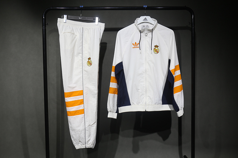 Player Real Madrid Windbreaker Kit Retro