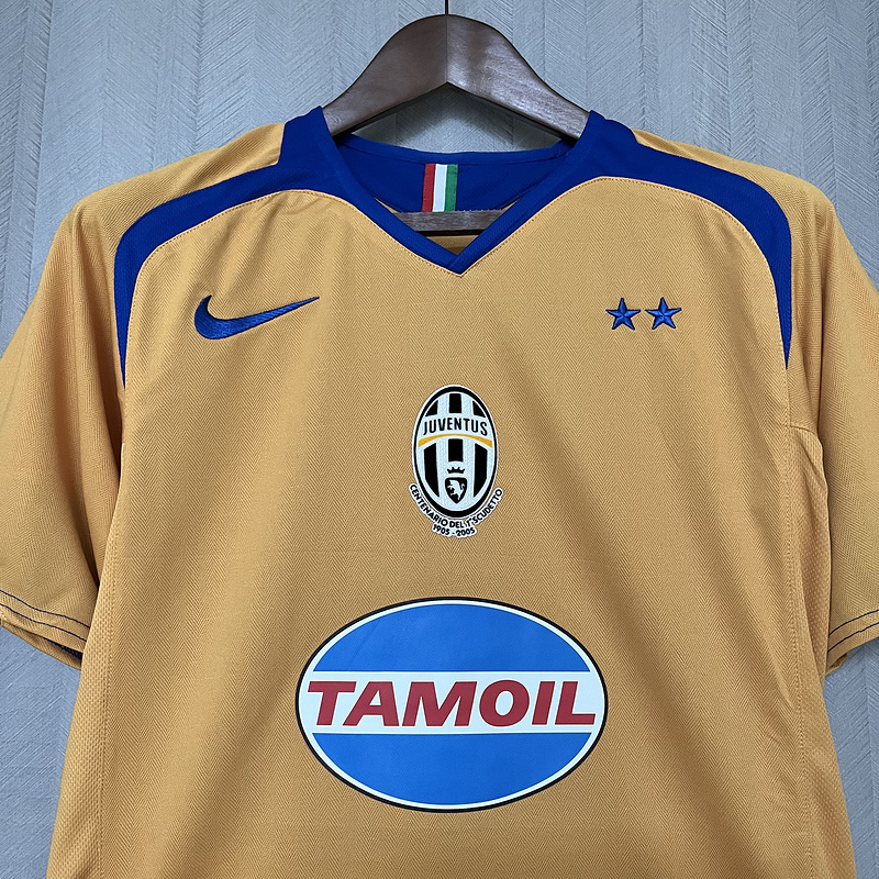 retro 2005-06 Juventus Third Away Retro football jersey