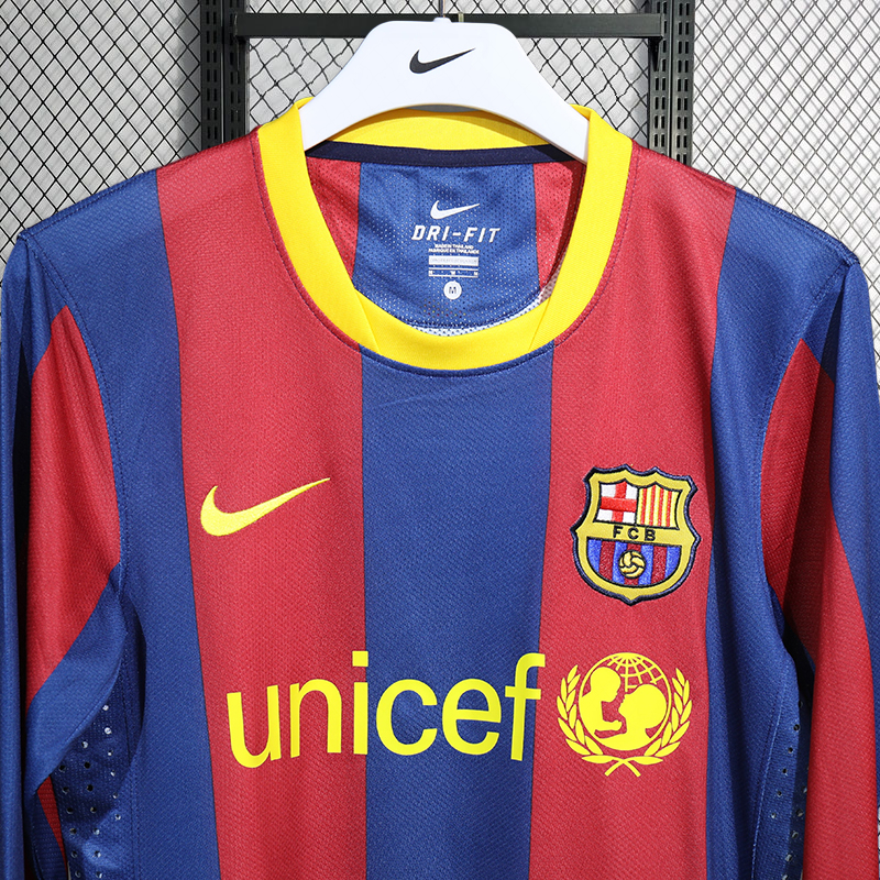 Retro Player 2010-11 Barcelona Home Retro Long sleeve Football jersey