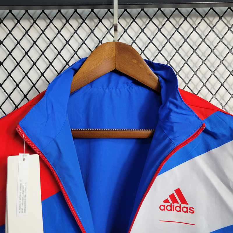23-24 Reversible Windbreaker Bayern Munchen