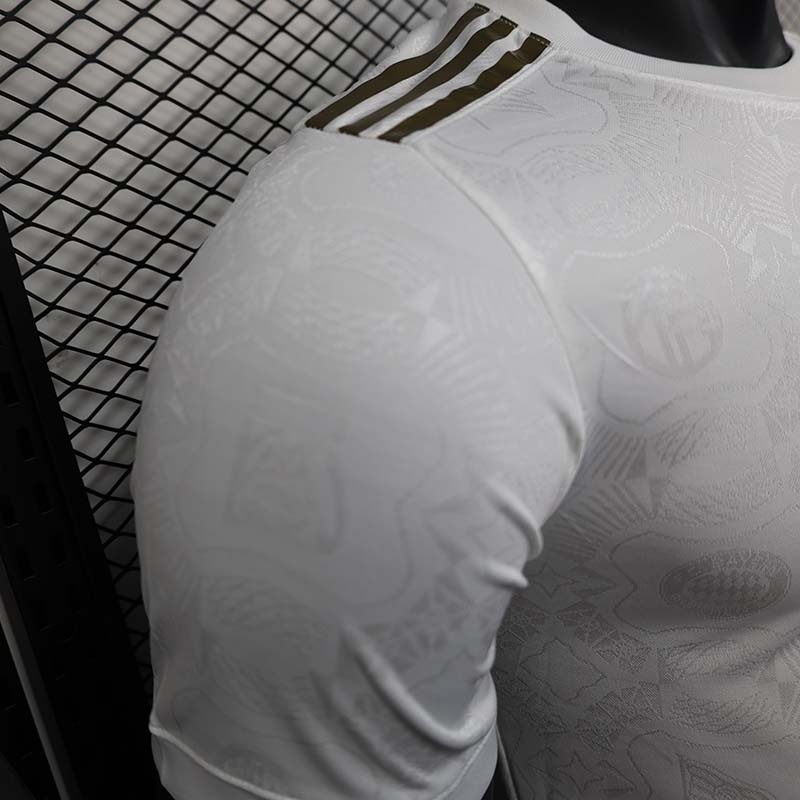 Player 2024-25 Bayern Munchen 125th anniversary white Football jersey