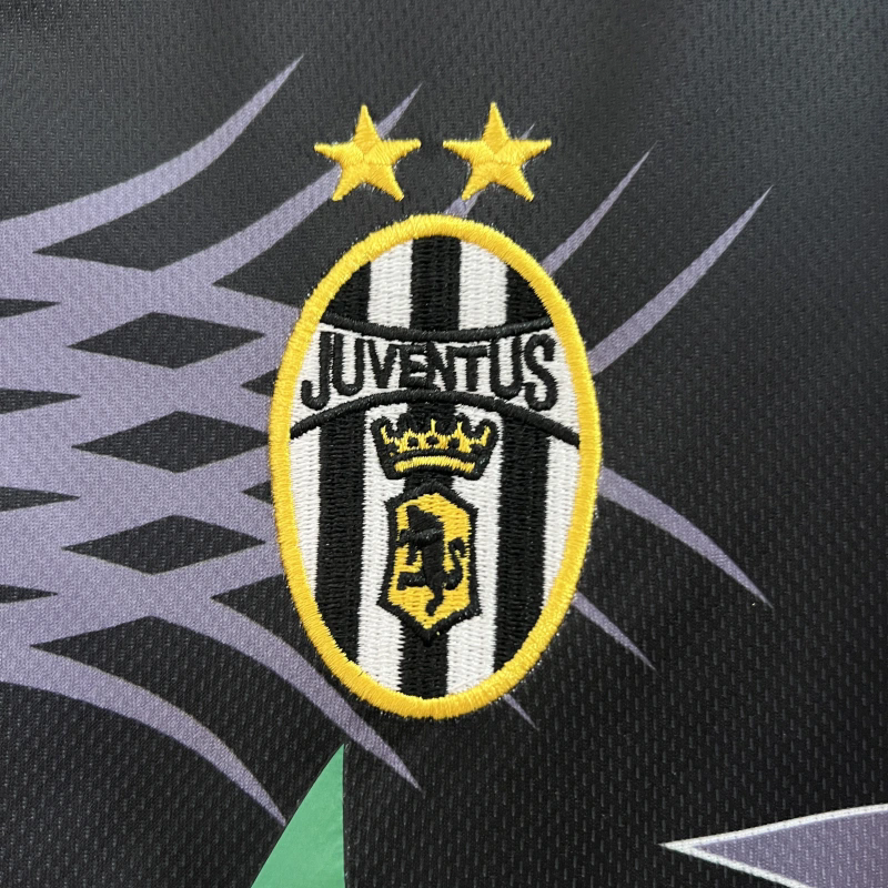Retro 2001-02 Juventus Retro Goalkeeper football jersey