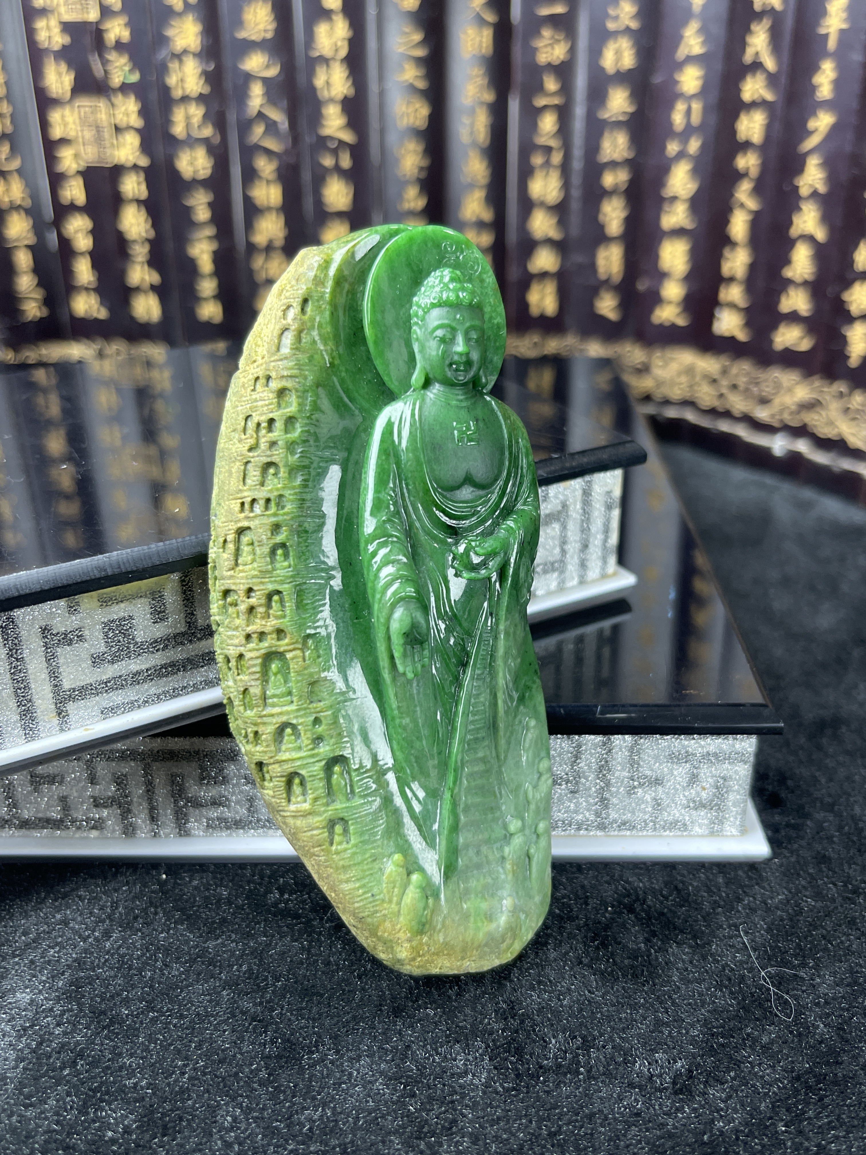 Ming and Qing old-material full-colour jadeite / Making Buddha statues like Tathagata