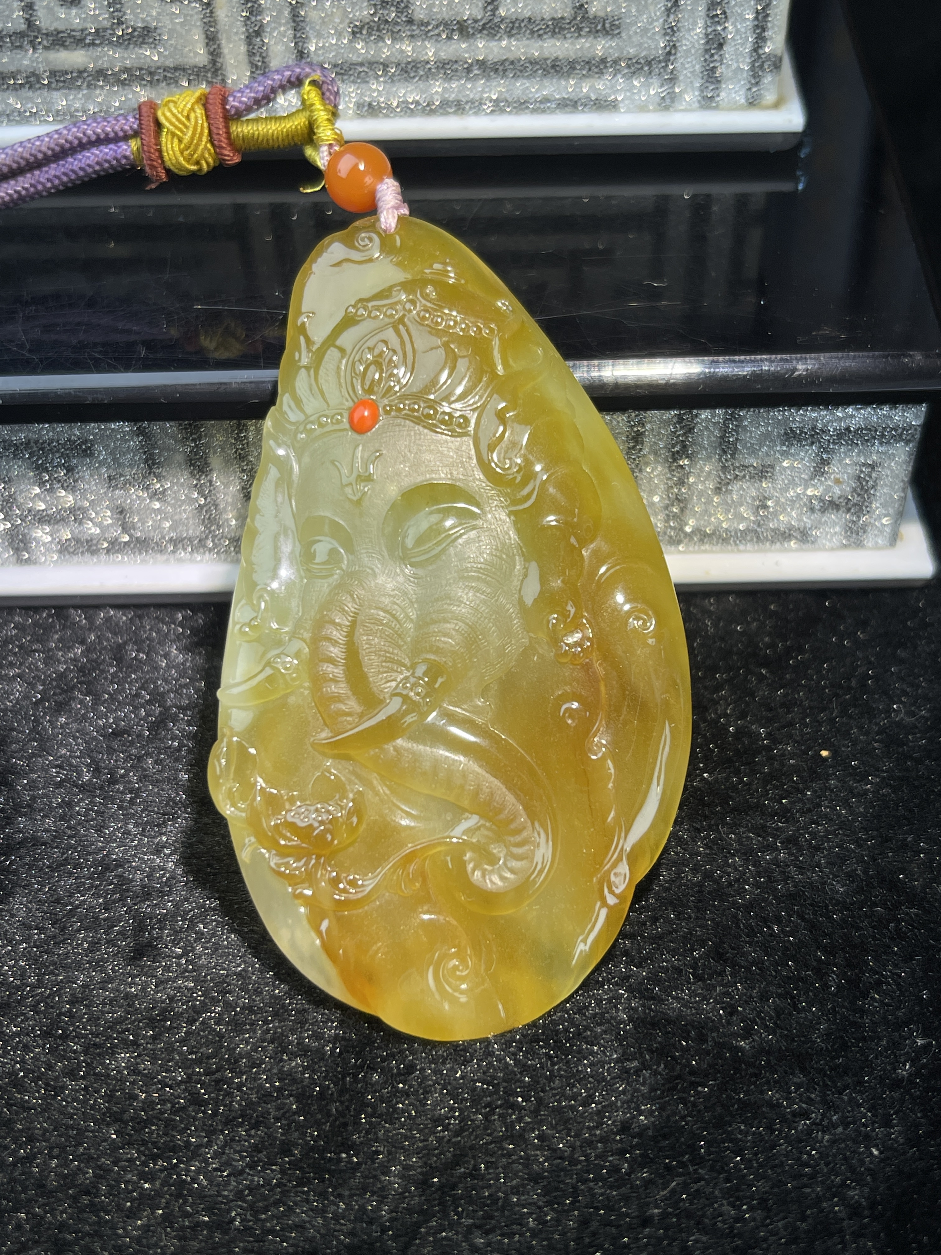 Damakan Ice Yellow Jade - Elephant God Guardian Amulet