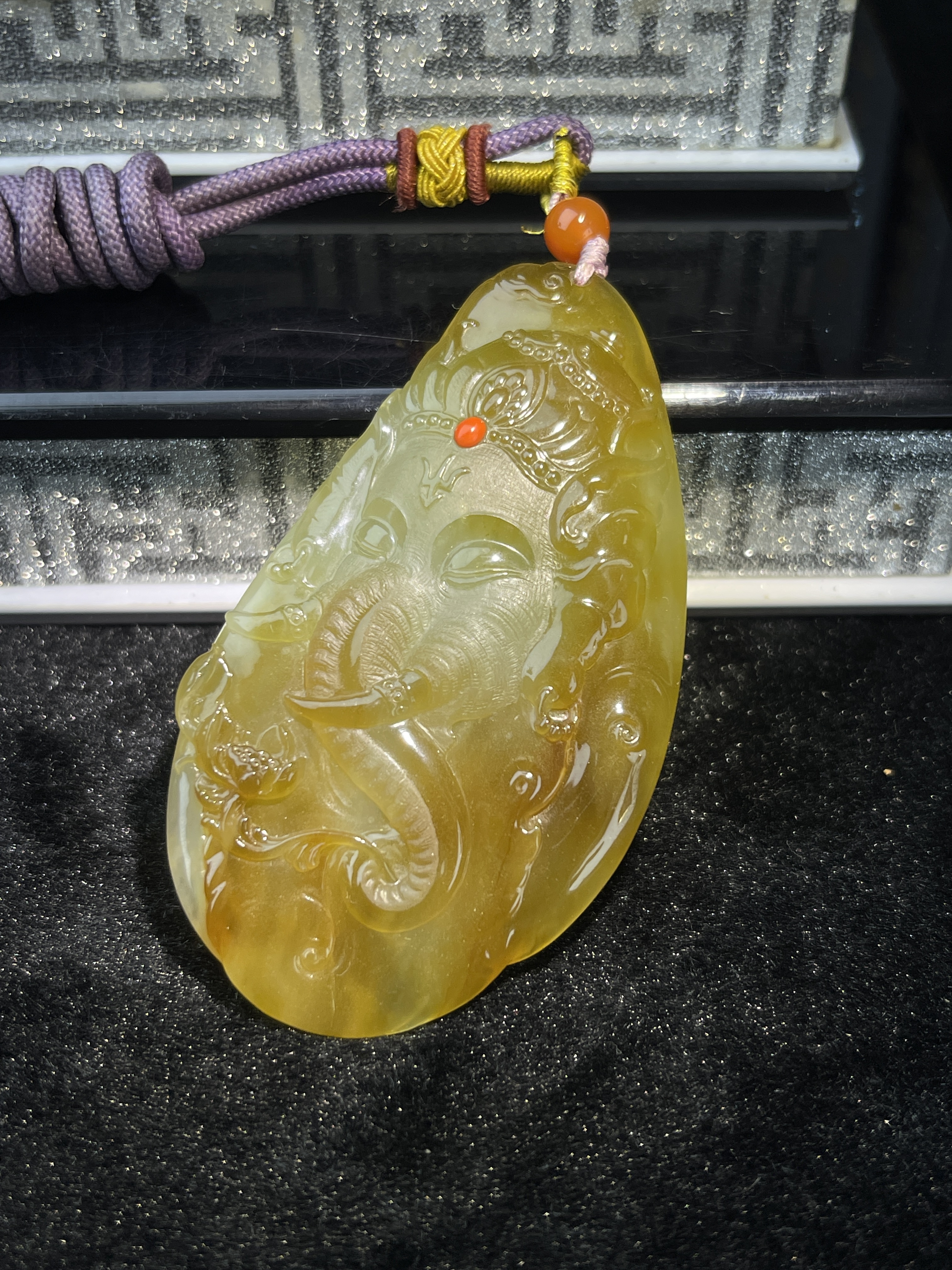 Damakan Ice Yellow Jade - Elephant God Guardian Amulet