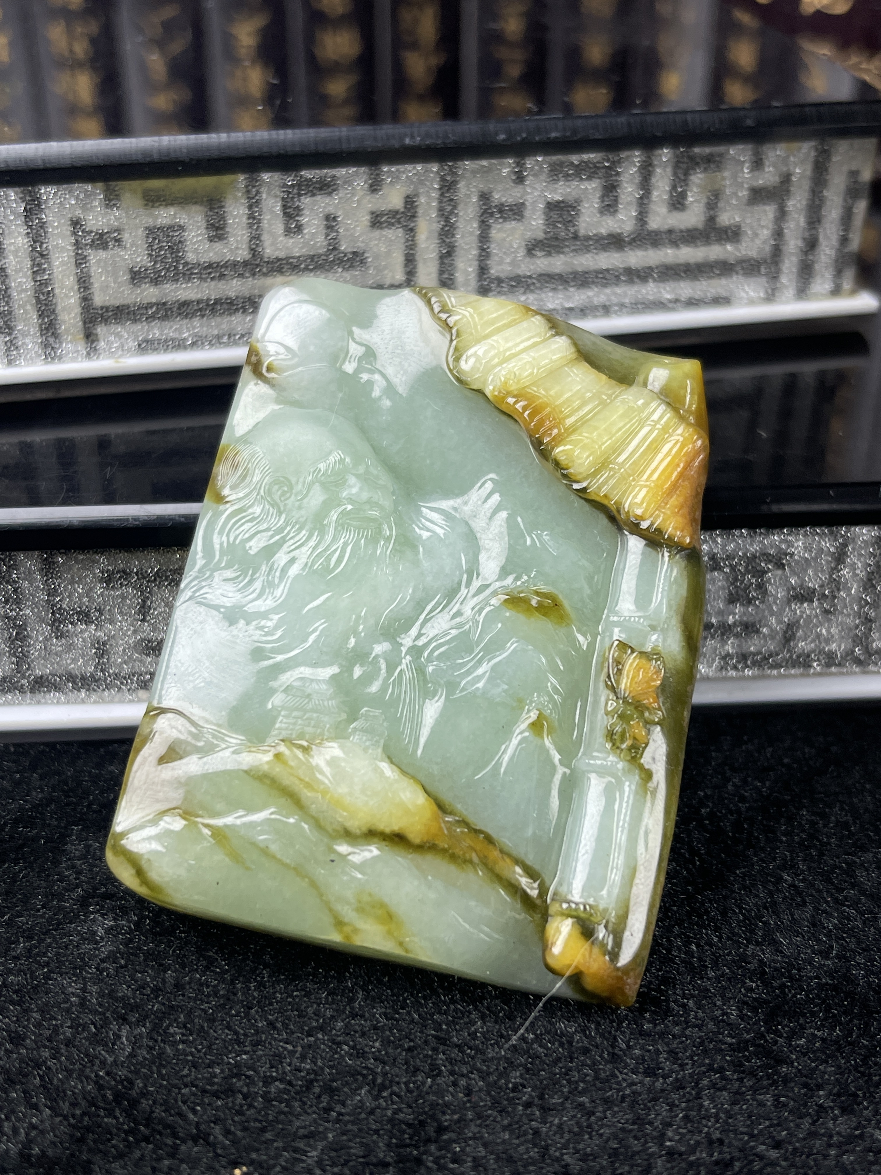 Tengchong old materials are popular for carving / Laozi of Dao De Jing comes out of seclusion
