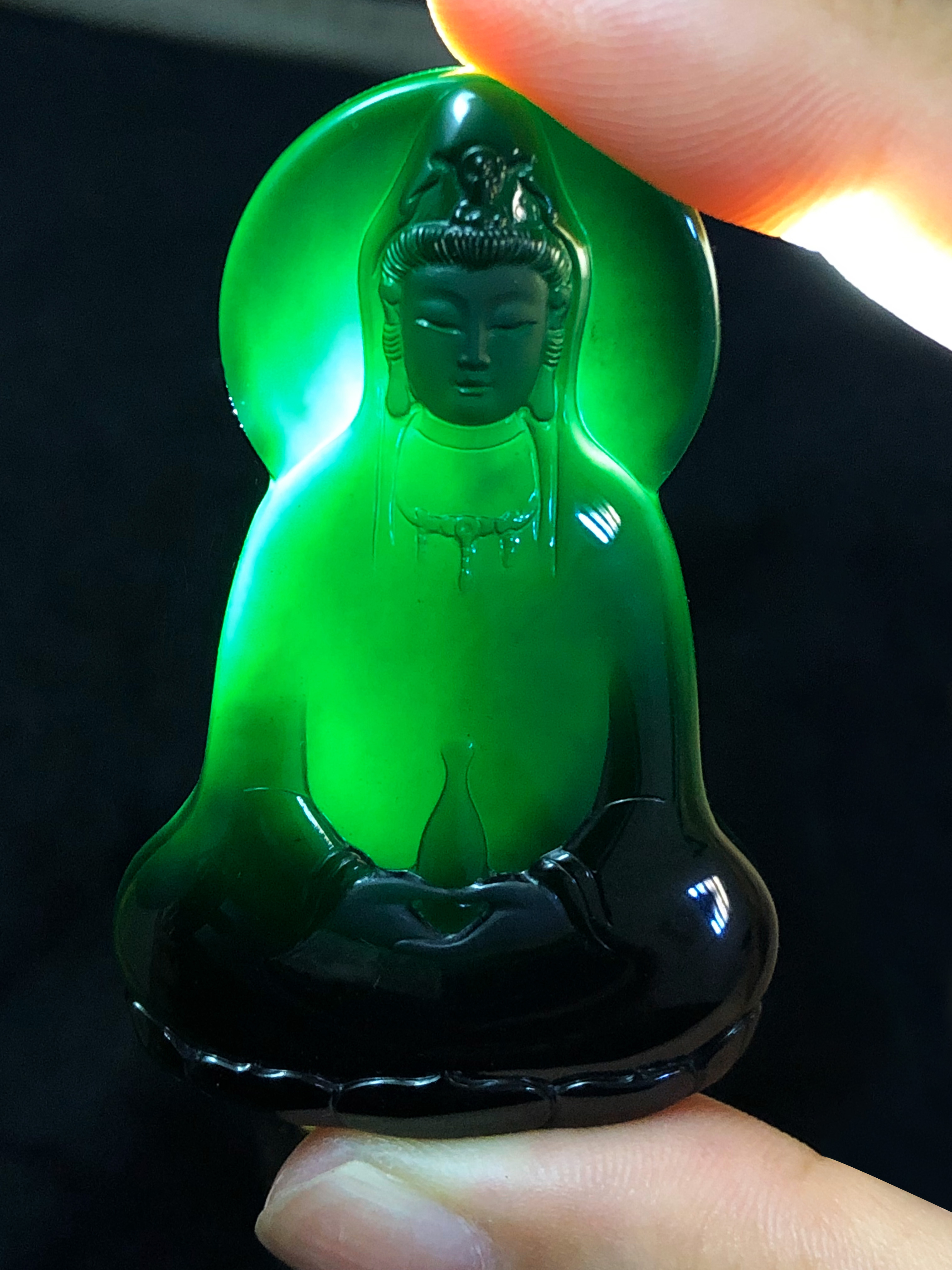 Black‑Jadeite Guanyin Pendant