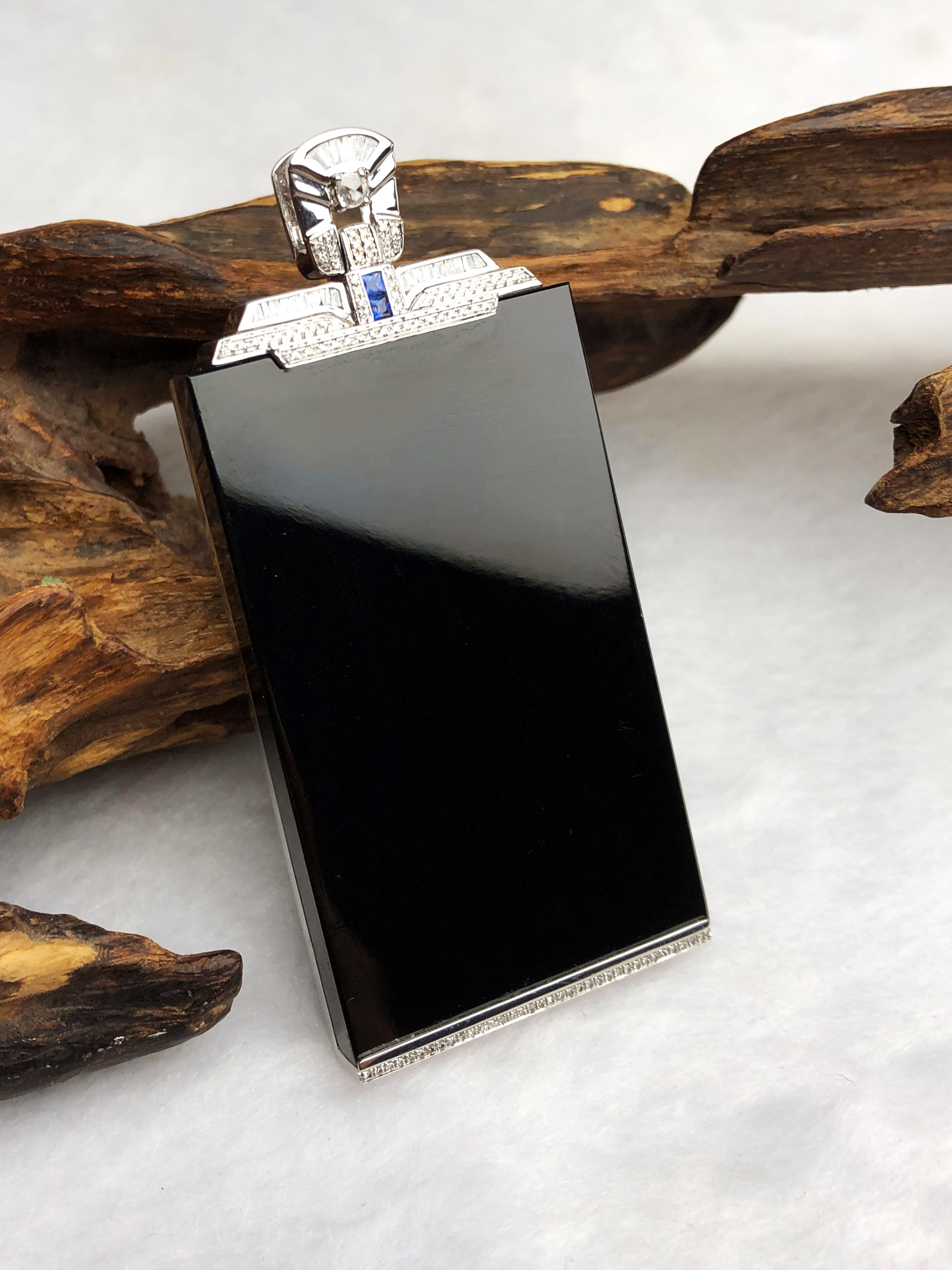 Black‑Jadeite Plain Plaque Pendant
