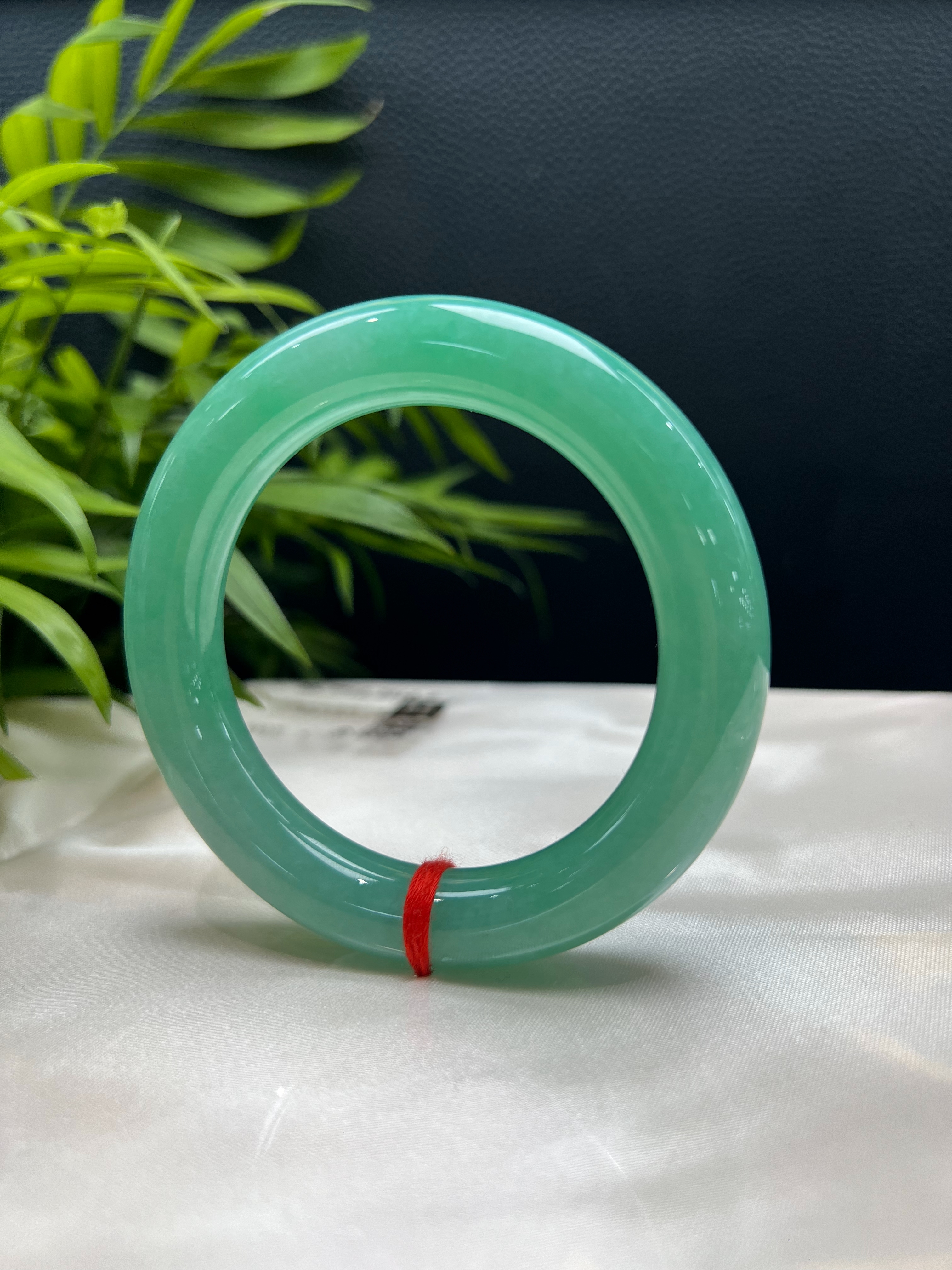 Full‑Color Round Bar Jadeite Bangle