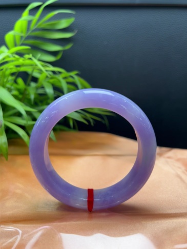 Full‑Color Vivid Violet Jadeite Standard Bangle
