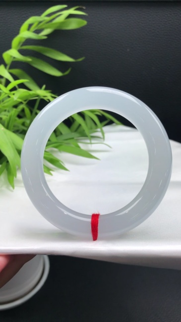 Ice‑White Jadeite Bangle