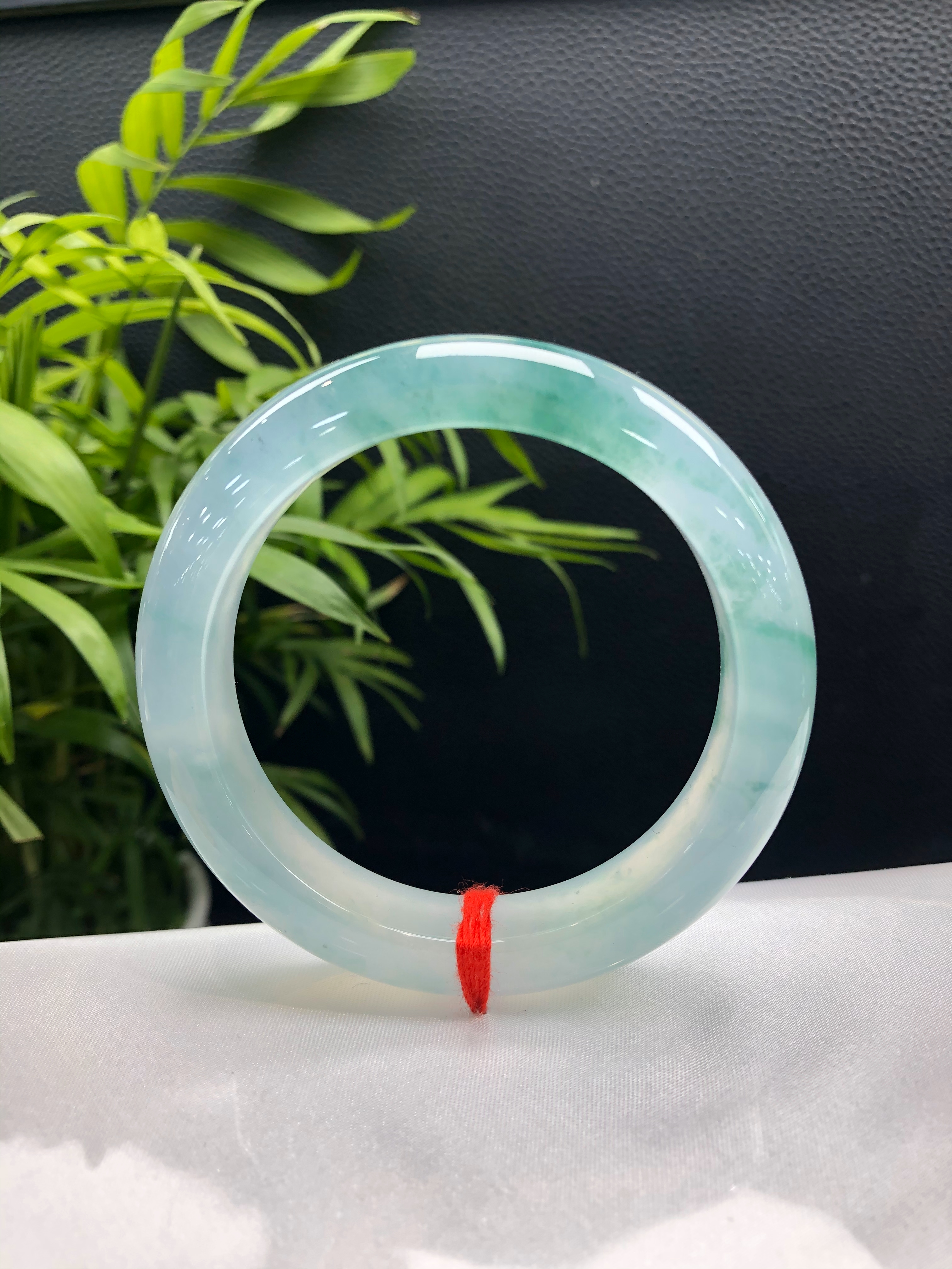 Ice‑Type Floating‑Flower Jadeite Standard Bangle