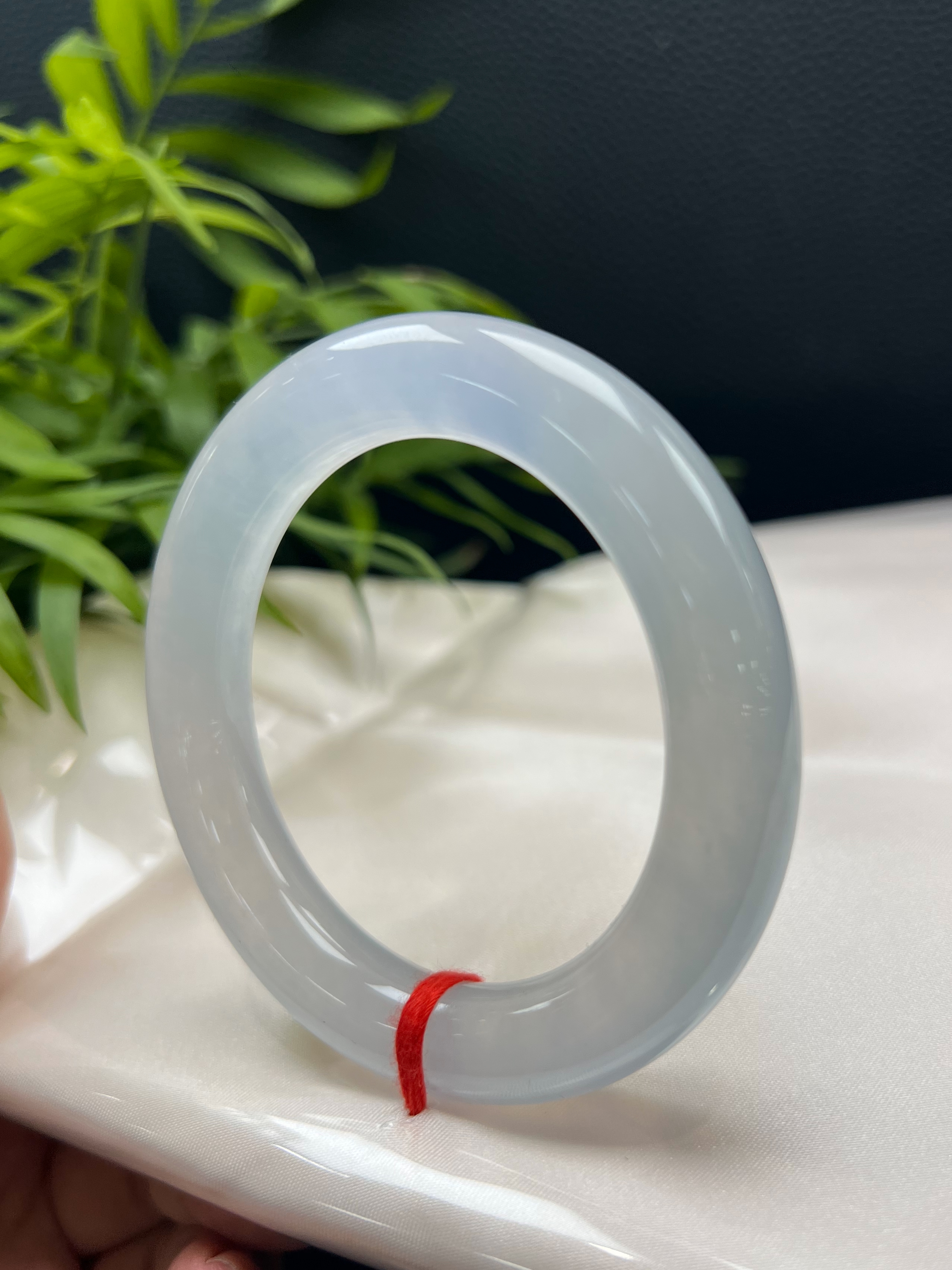 Ice‑White Jadeite Round‑Rod Bangle