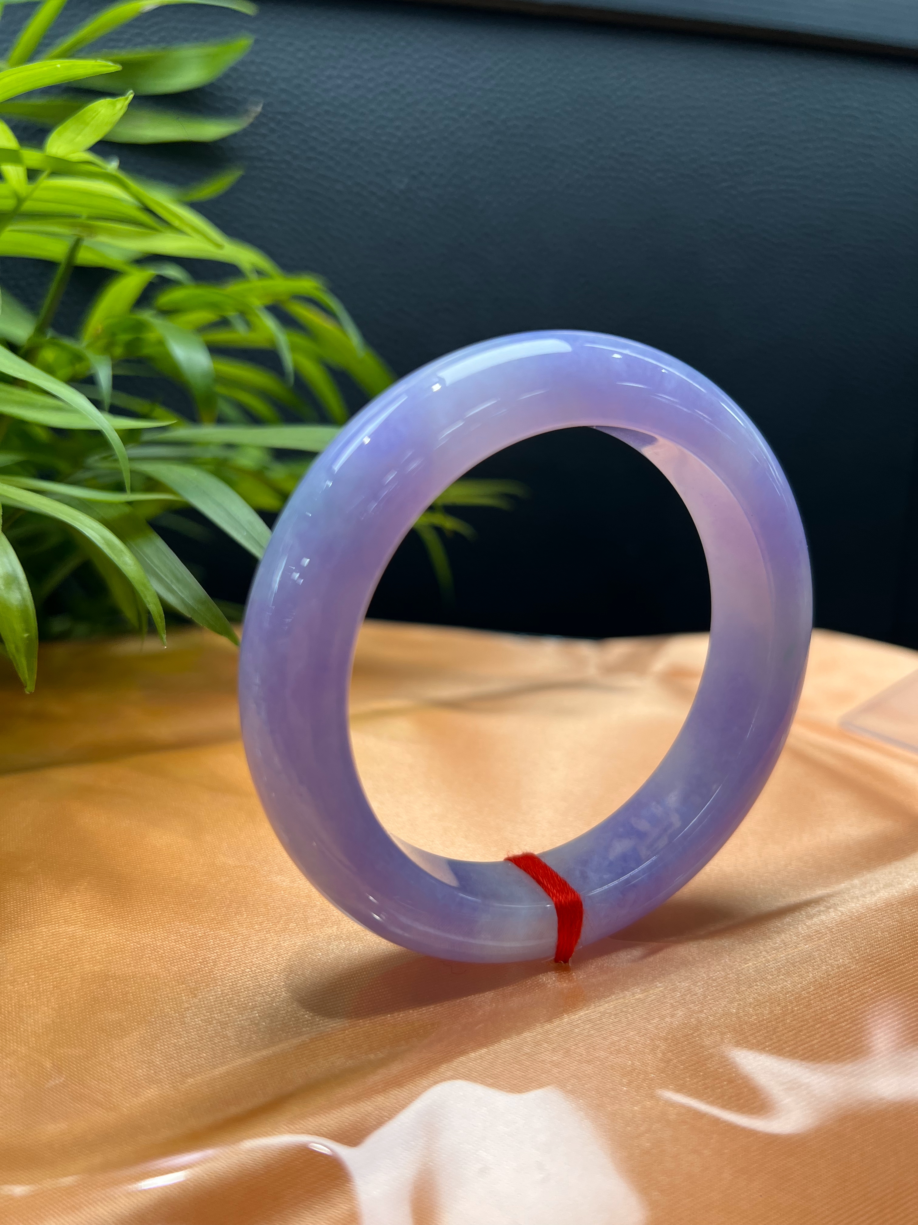 Full‑Color Vivid Violet Jadeite Standard Bangle