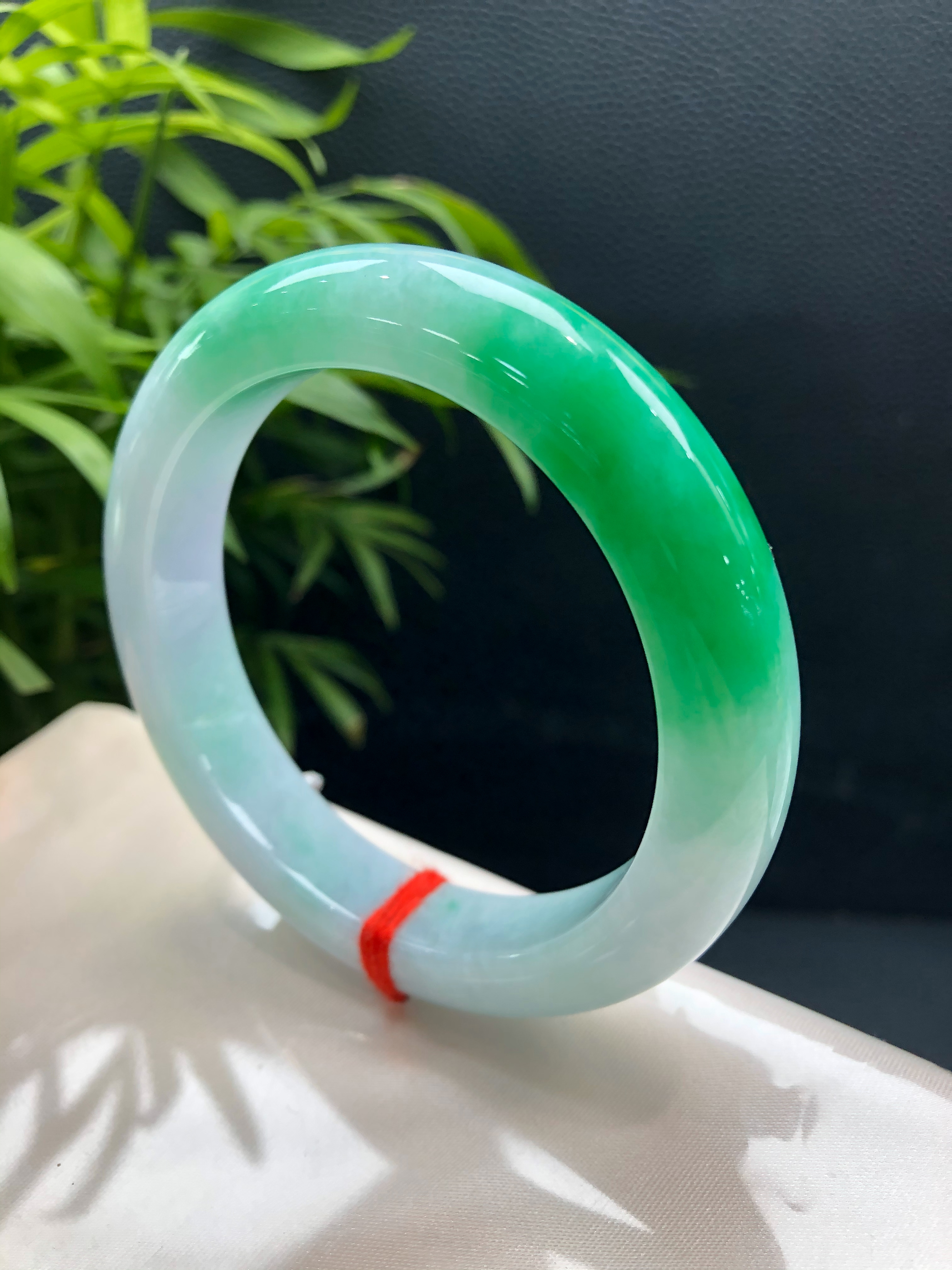 White‑Base Bright‑Green Floating Jadeite Standard Bangle