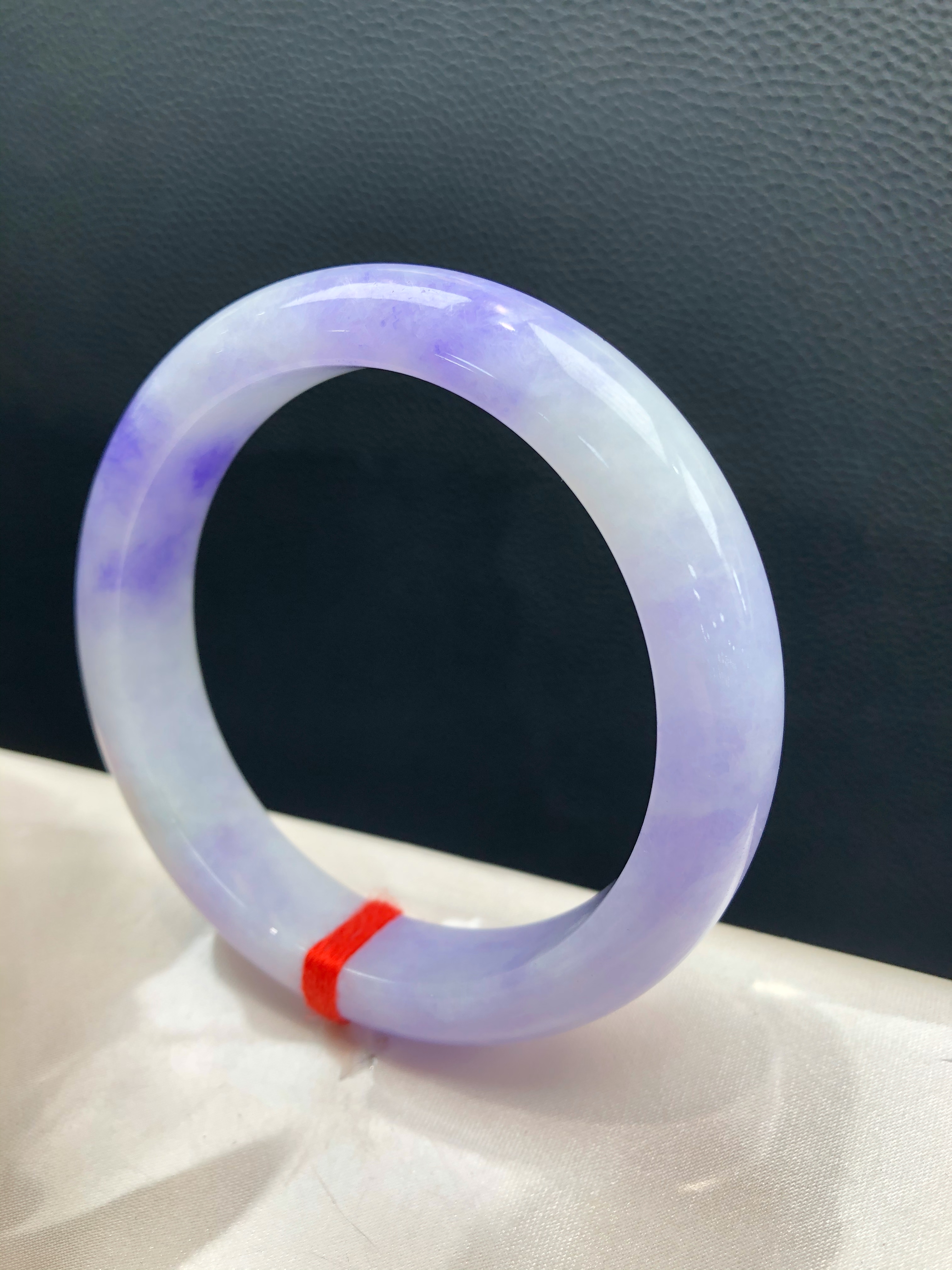 Lavender Jadeite Standard Bangle