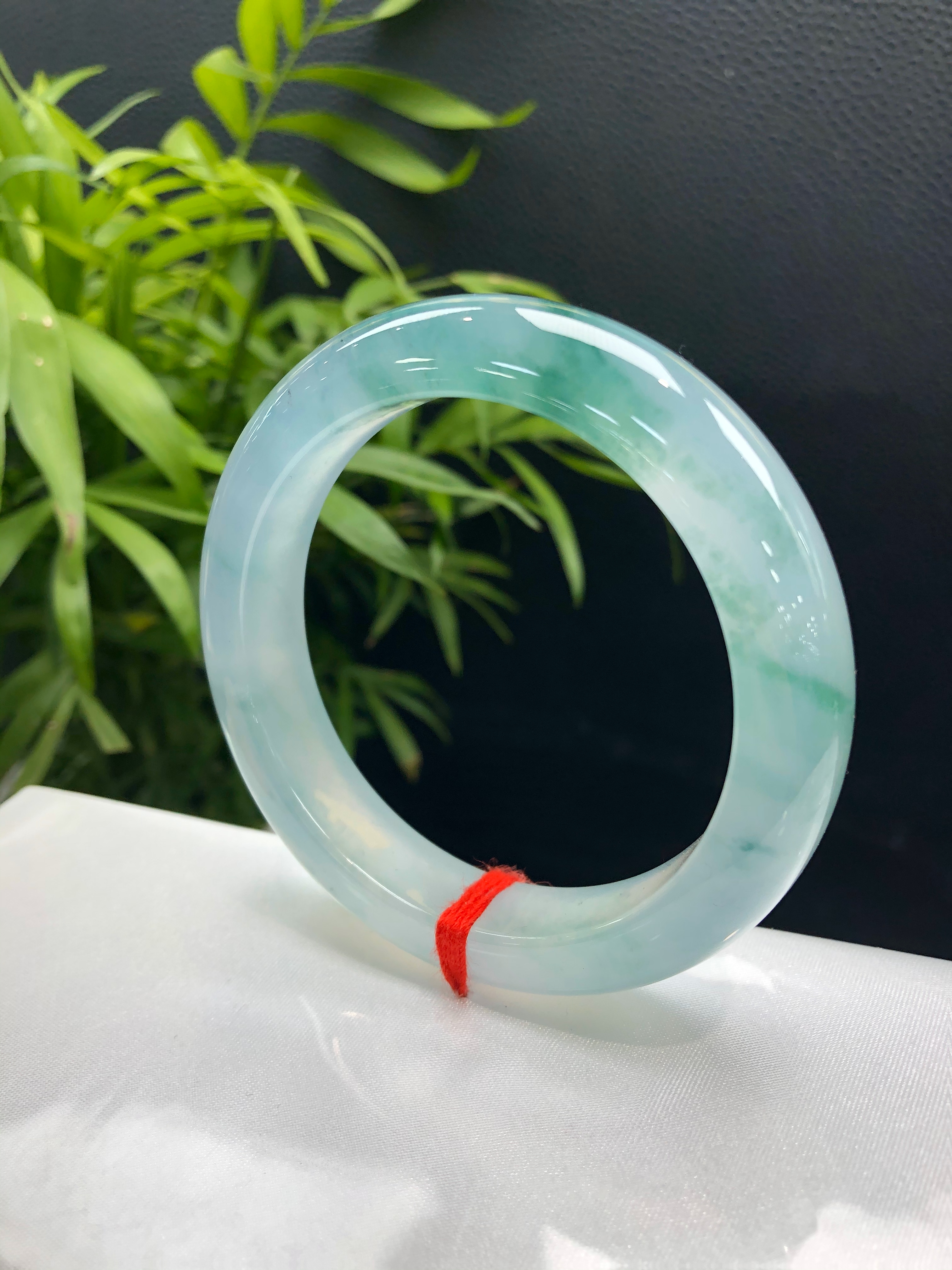 Ice‑Type Floating‑Flower Jadeite Standard Bangle
