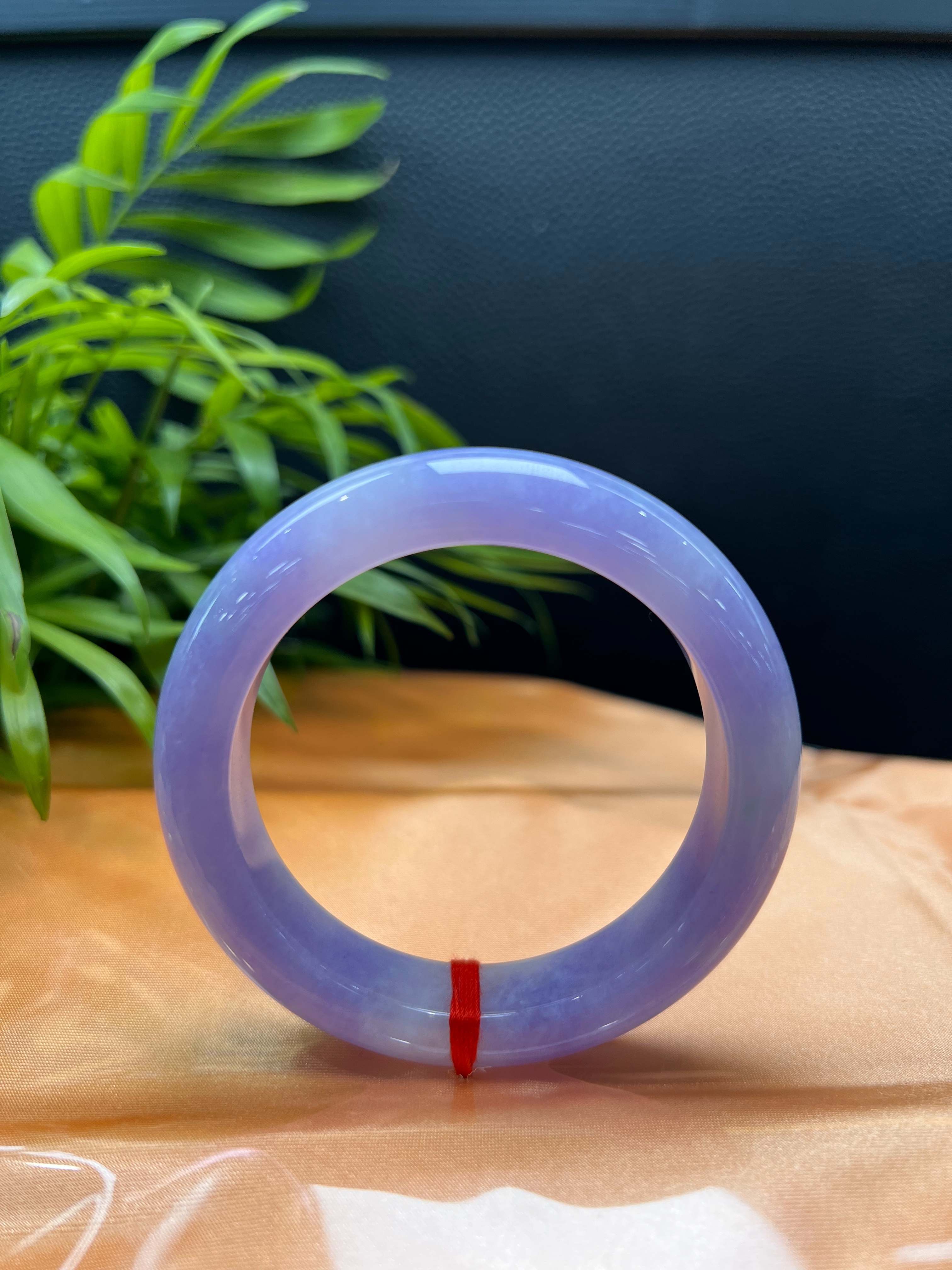 Full‑Color Vivid Violet Jadeite Standard Bangle
