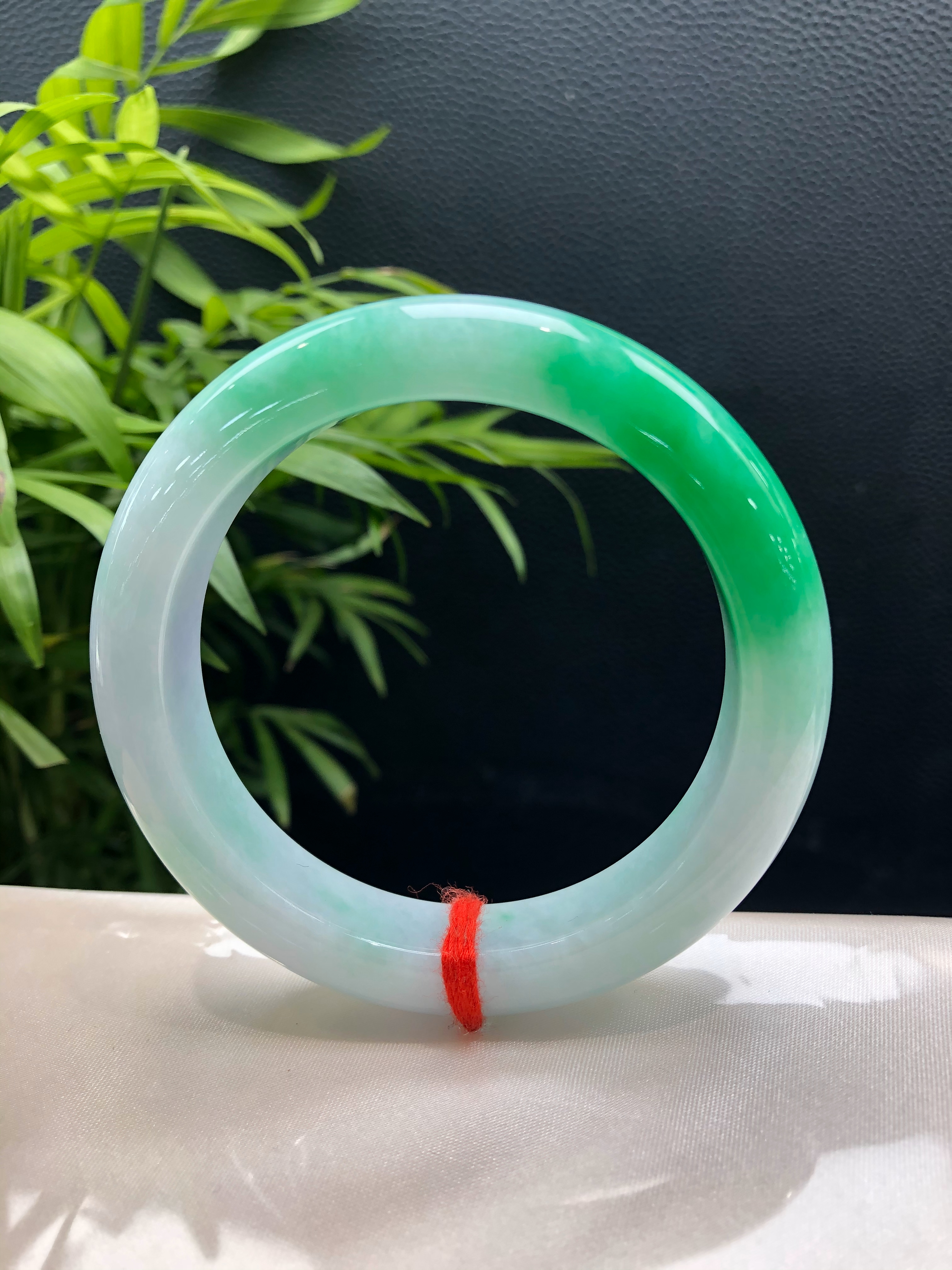 White‑Base Bright‑Green Floating Jadeite Standard Bangle