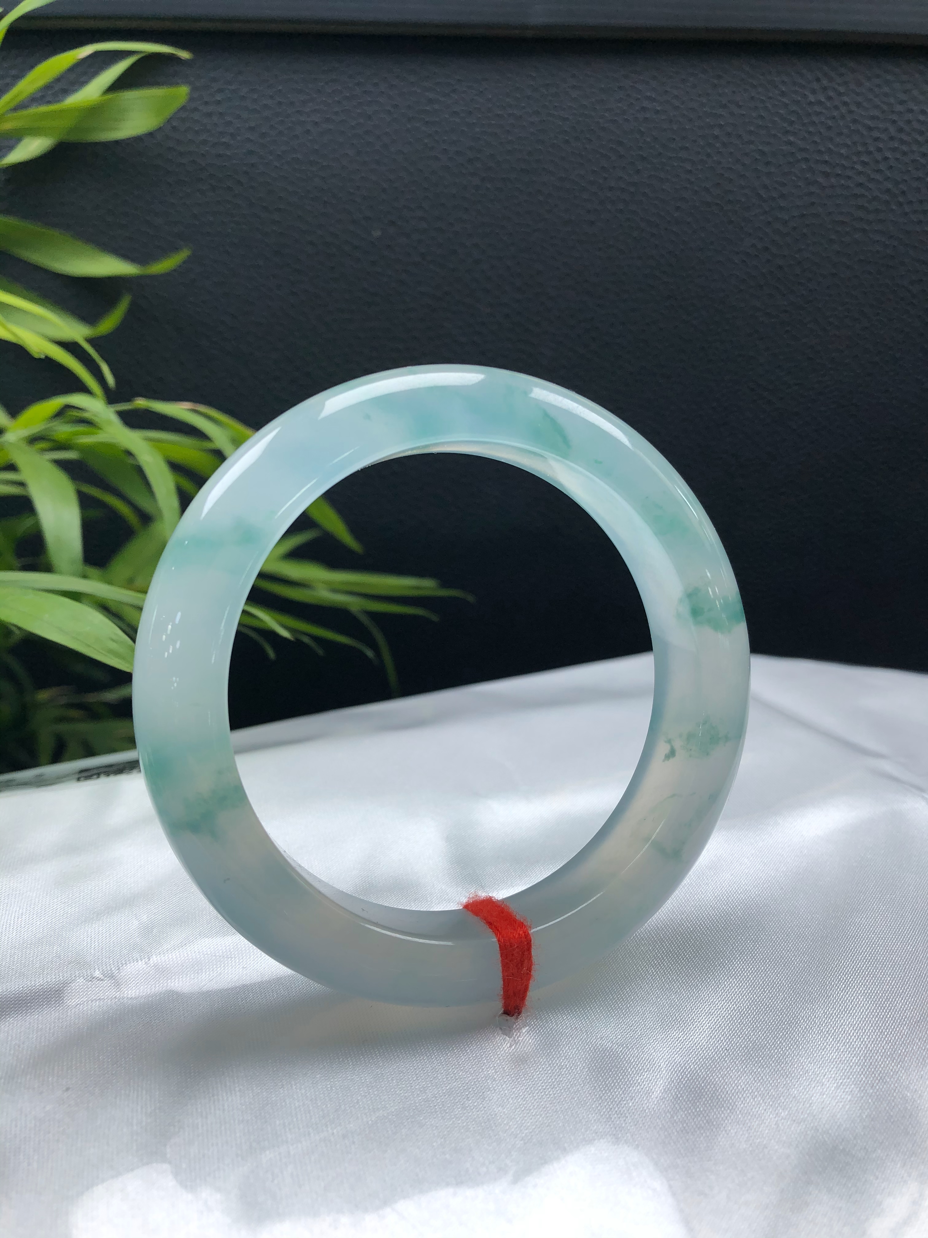 Ice‑Type Floating‑Flower Jadeite Standard Bangle