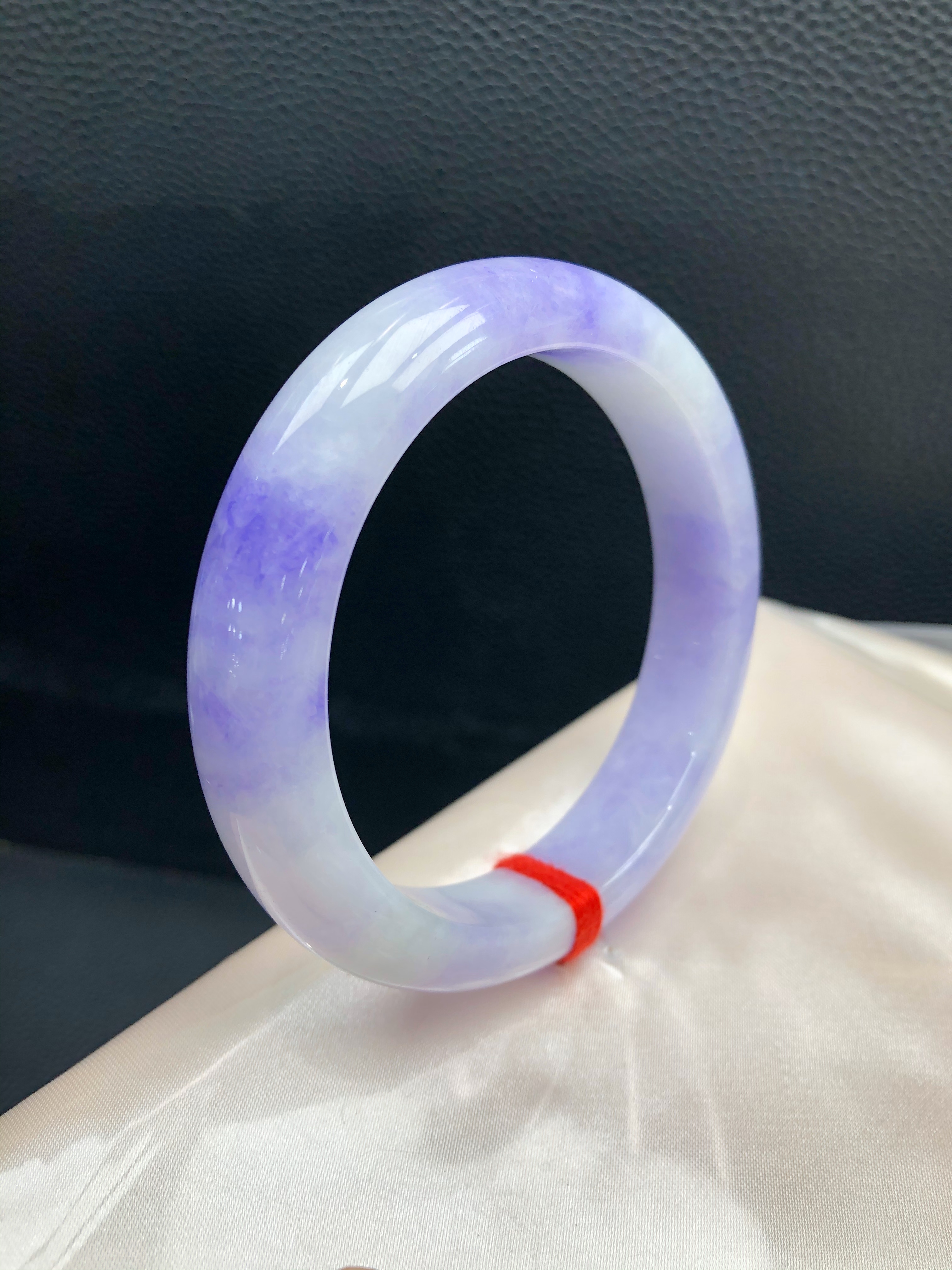 Lavender Jadeite Standard Bangle