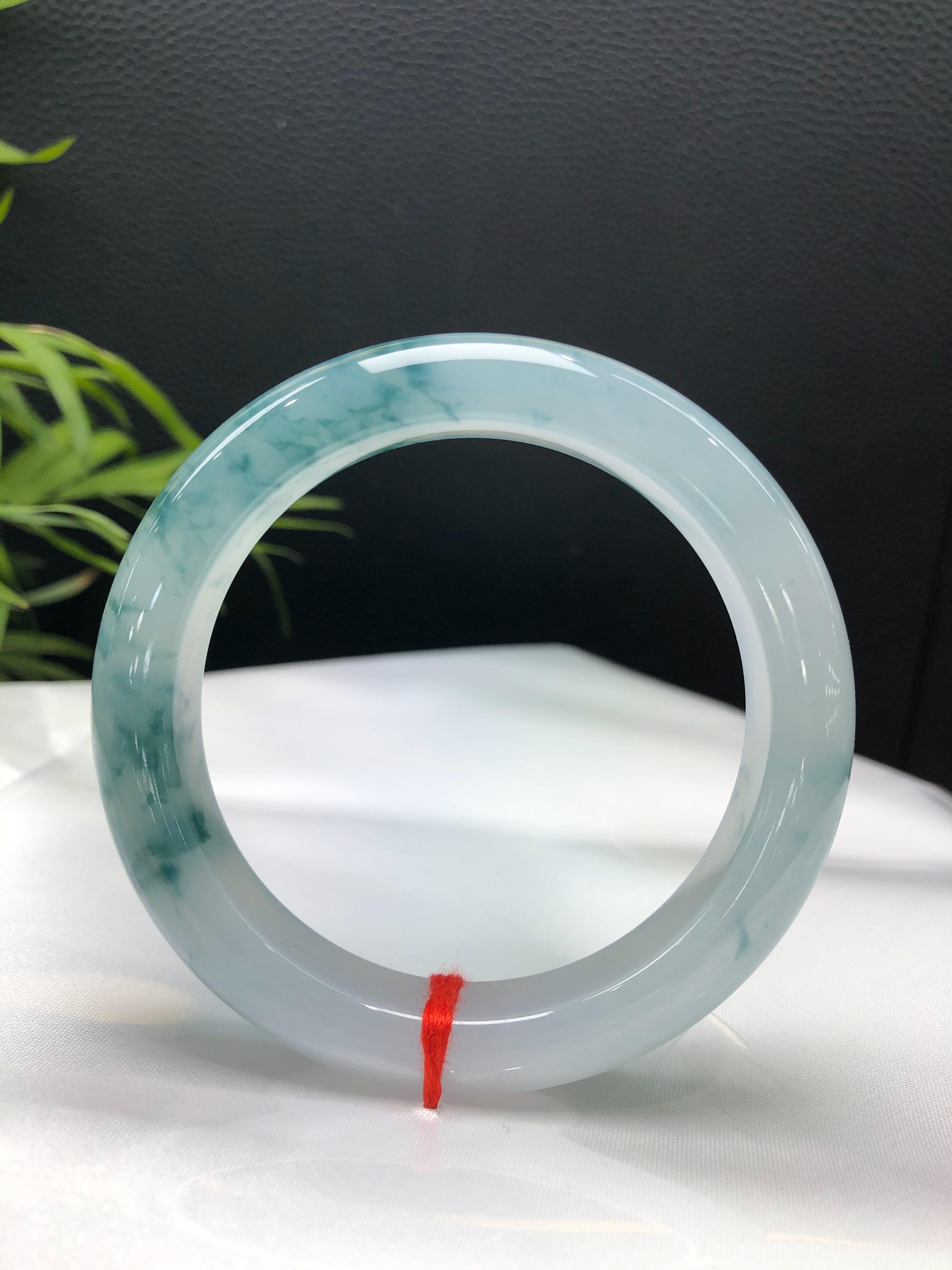 Ice‑type floating‑flower jadeite standard round‑flat bangle
