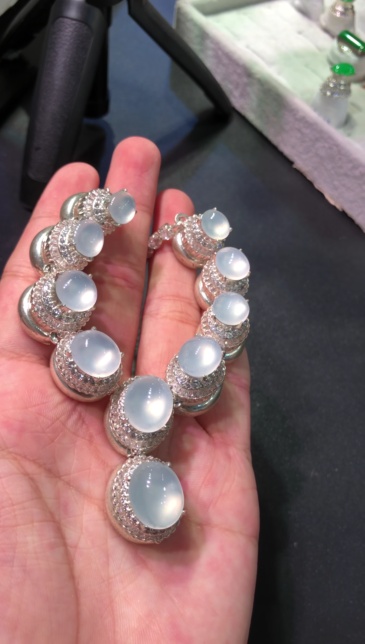 Icy‑White Jadeite Necklace