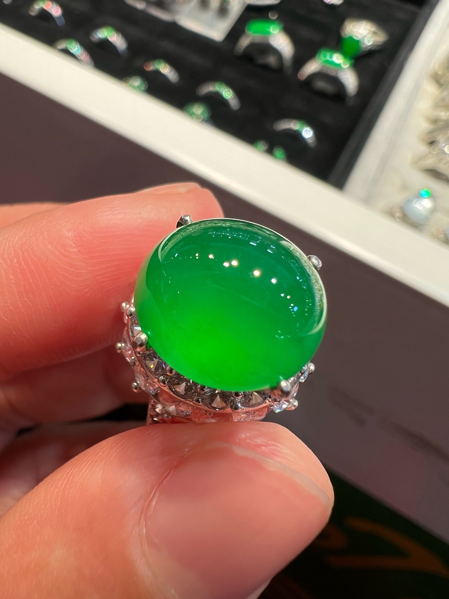 Muna rough jadeite