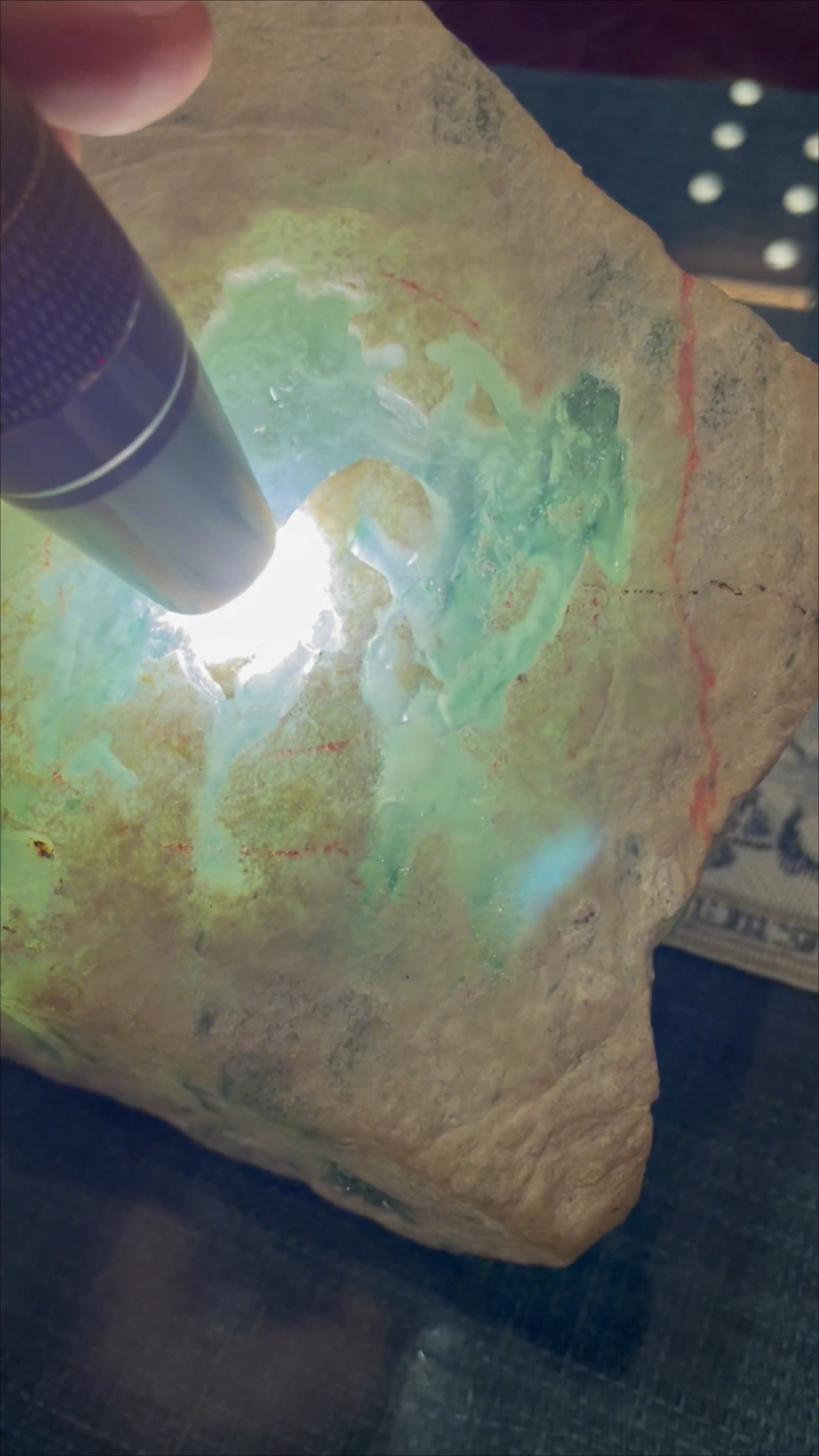 Muna rough jadeite