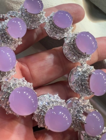 Ice‑Type Red‑Lavender Jadeite Necklace