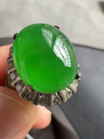 High‑Ice‑Type Vivid Emerald Green Jadeite Large Ring