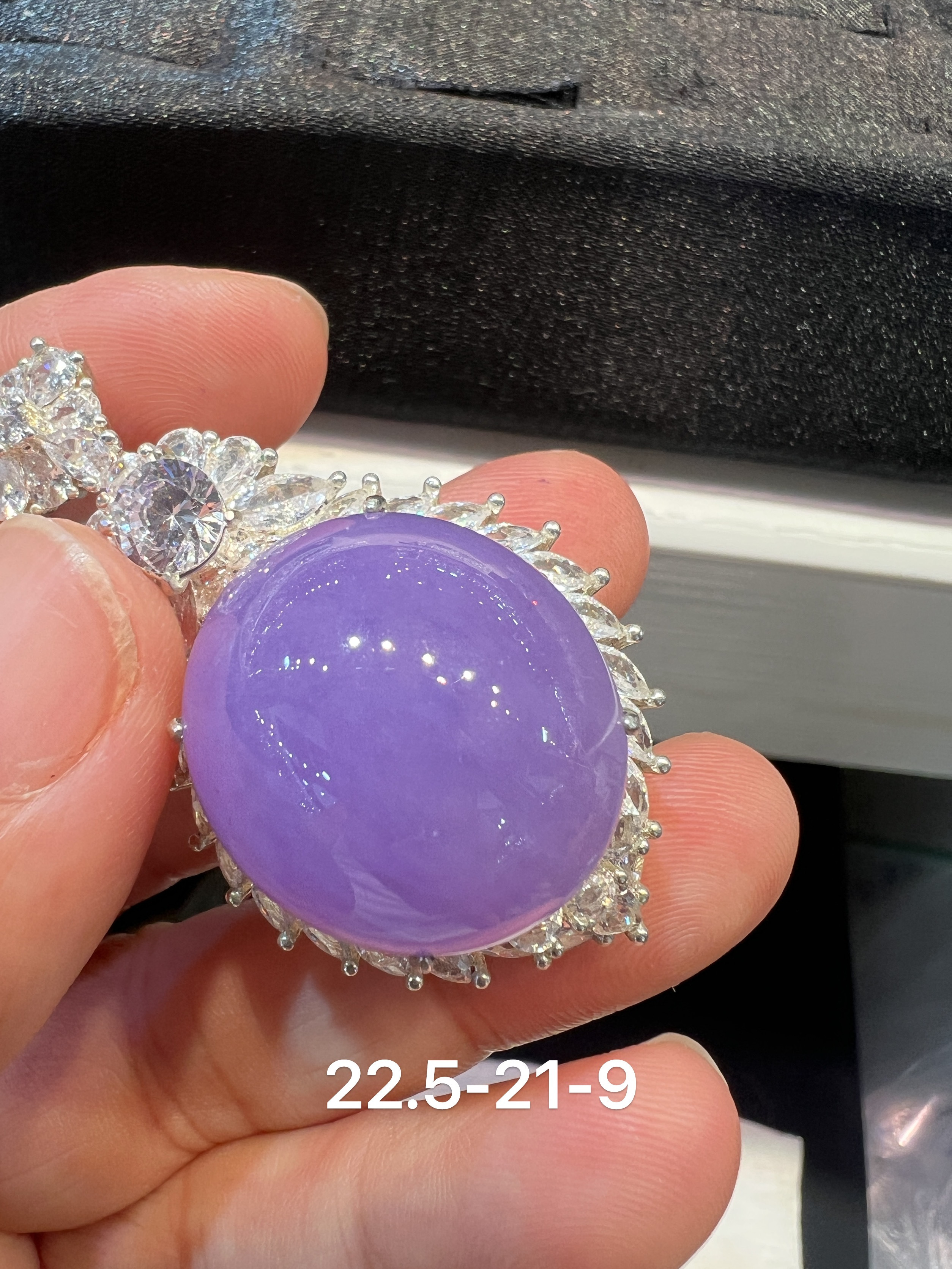 Lavender Jadeite Pigeon‑Egg Pendant