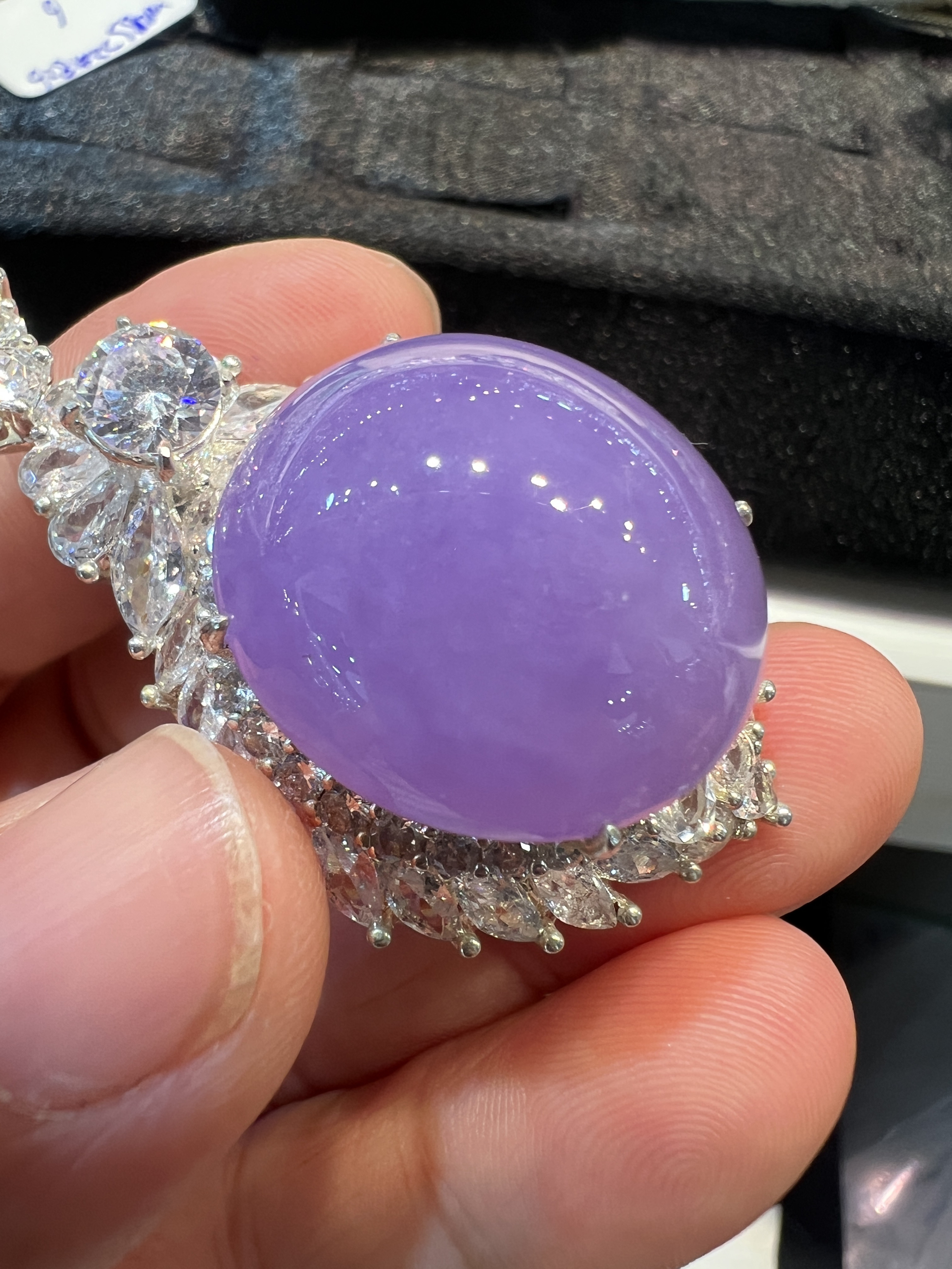 Lavender Jadeite Pigeon‑Egg Pendant
