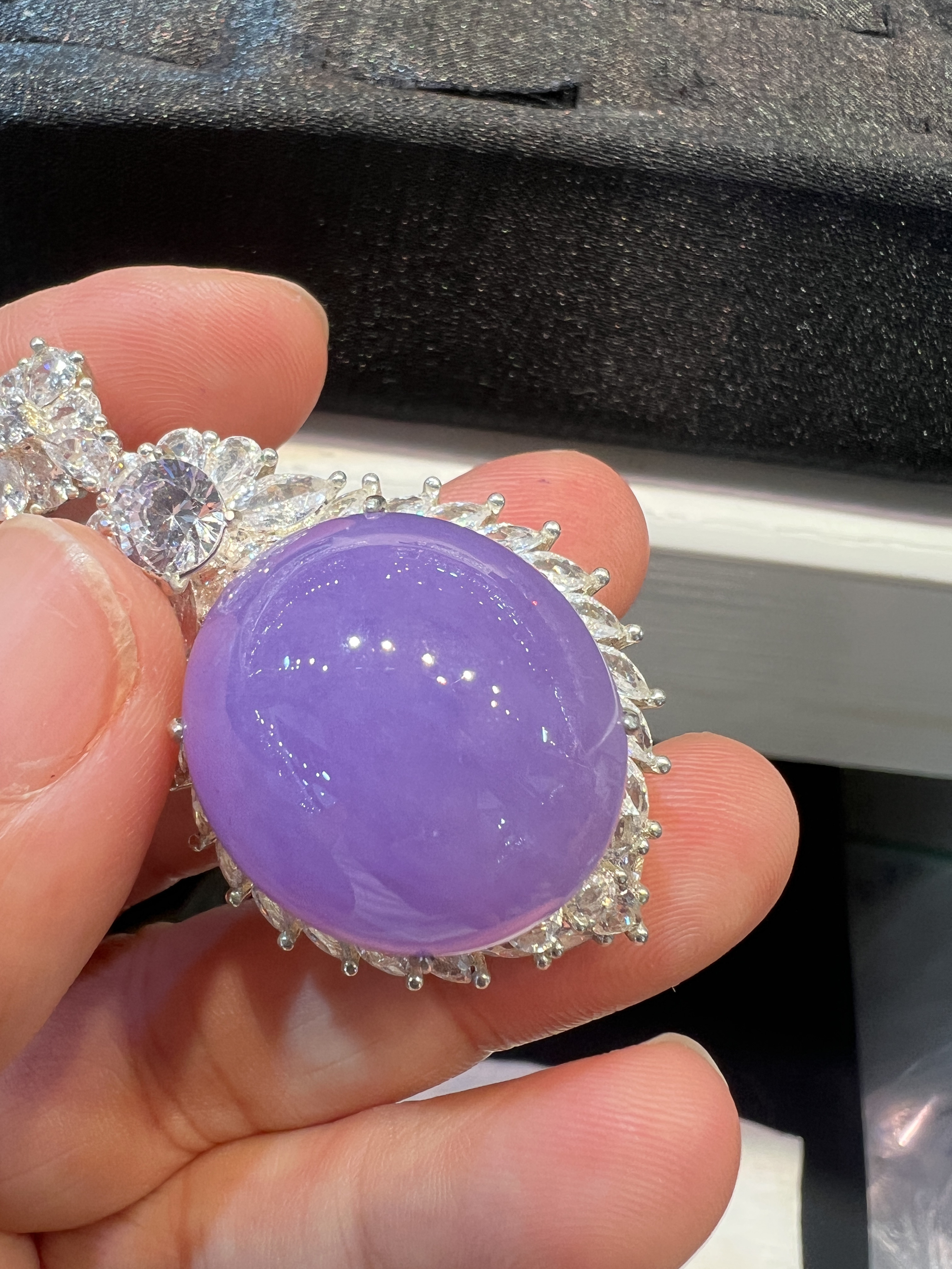 Lavender Jadeite Pigeon‑Egg Pendant
