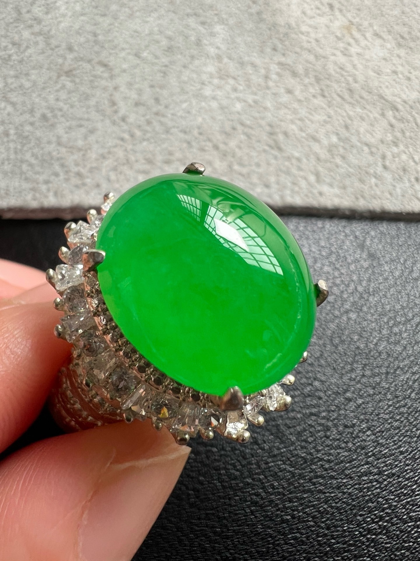 Collectible Ice‑Type Vivid Emerald Green Jadeite Ring