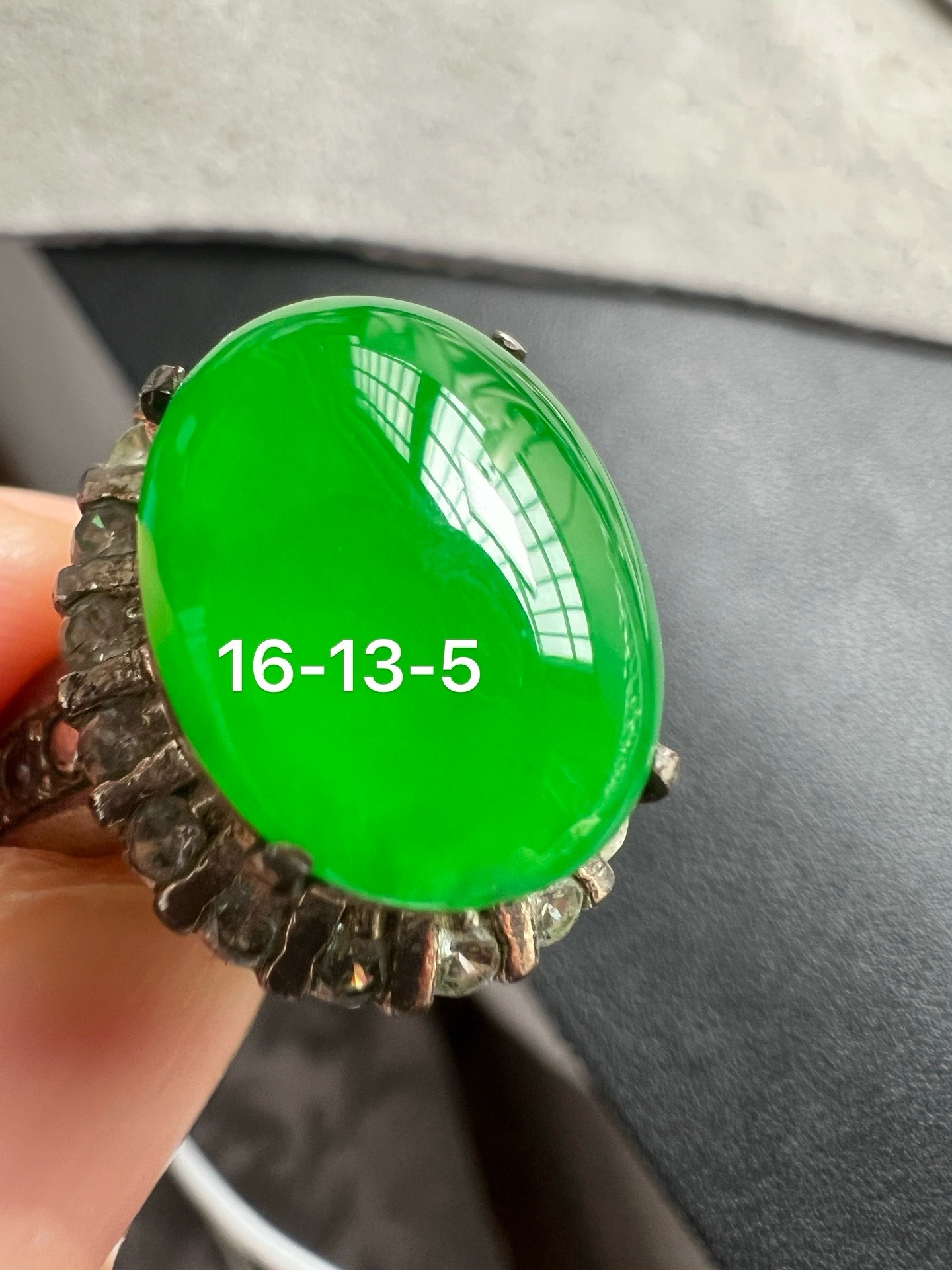 High‑Ice‑Type Vivid Emerald Green Jadeite Large Ring