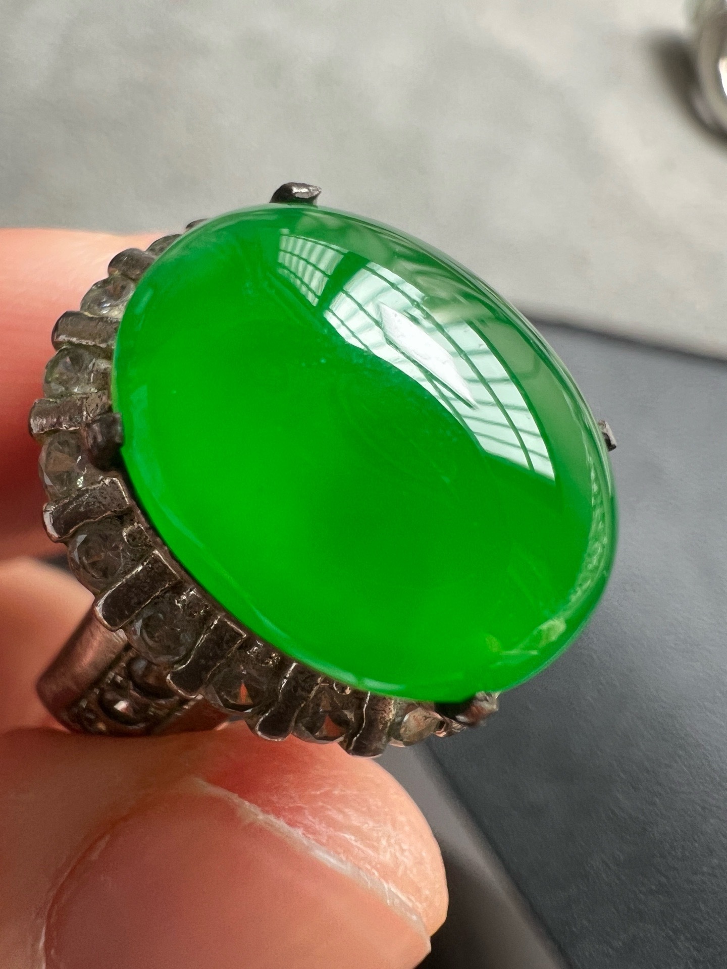 High‑Ice‑Type Vivid Emerald Green Jadeite Large Ring