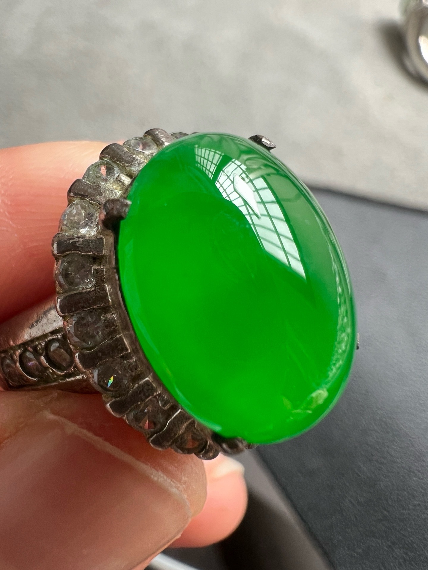 High‑Ice‑Type Vivid Emerald Green Jadeite Large Ring