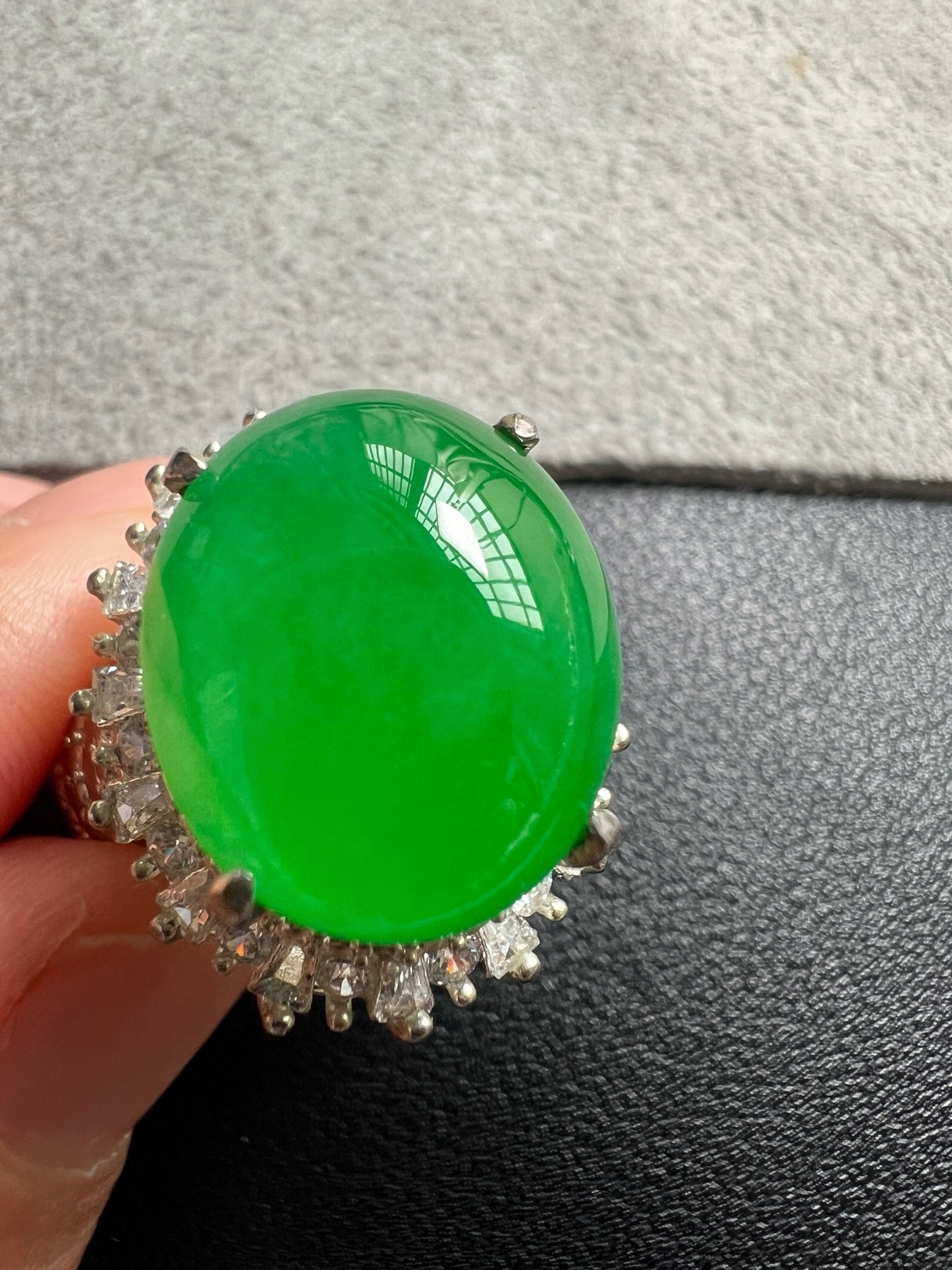 Collectible Ice‑Type Vivid Emerald Green Jadeite Ring
