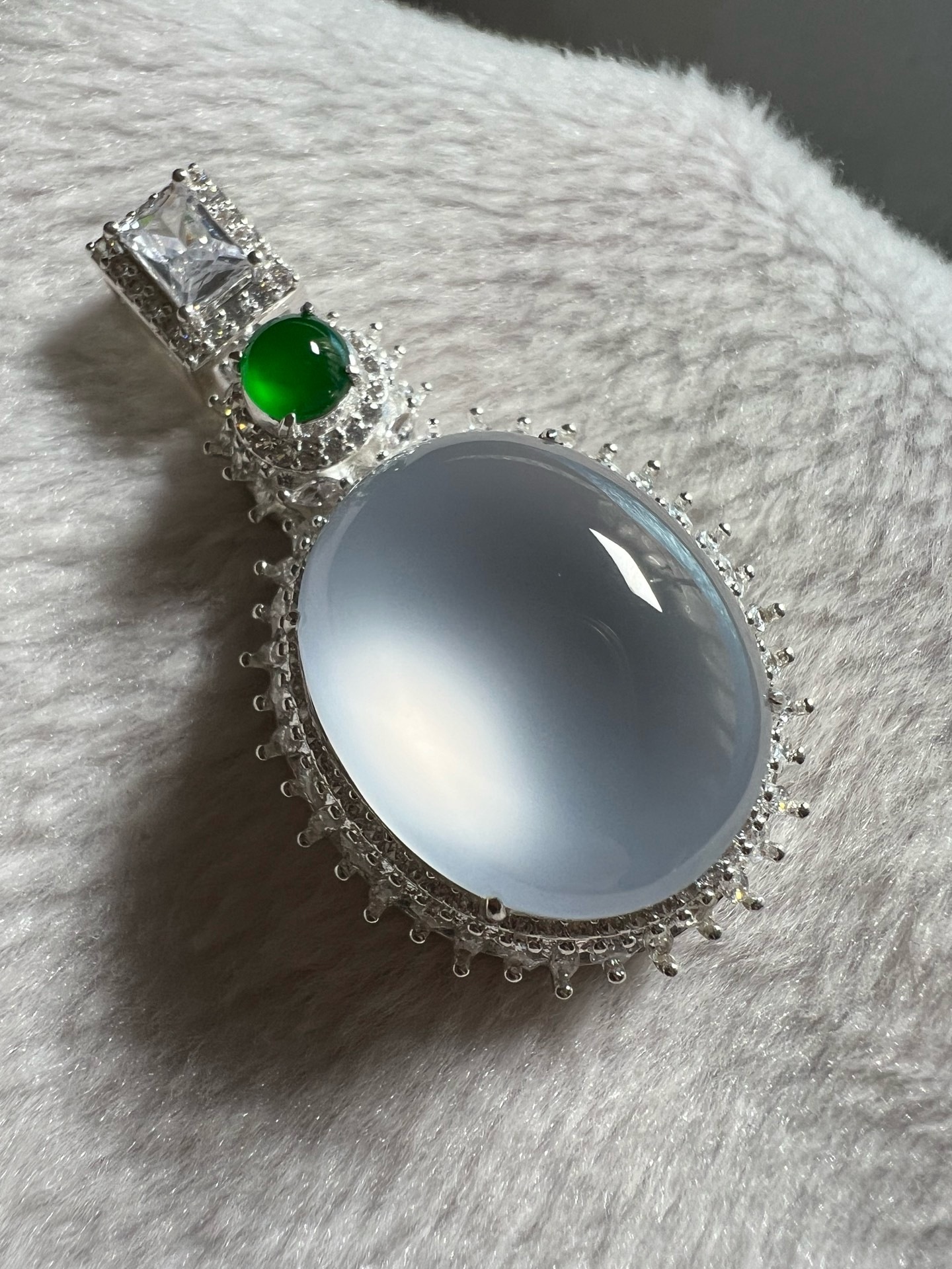 Collectible Glass‑Type Jadeite Pigeon‑Egg Pendant